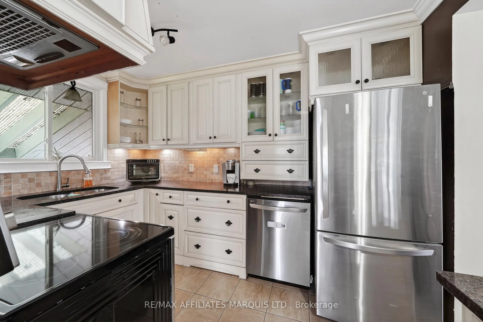 Photo 10 of 19 Dunbar Avenue, Cornwall — HOMEH