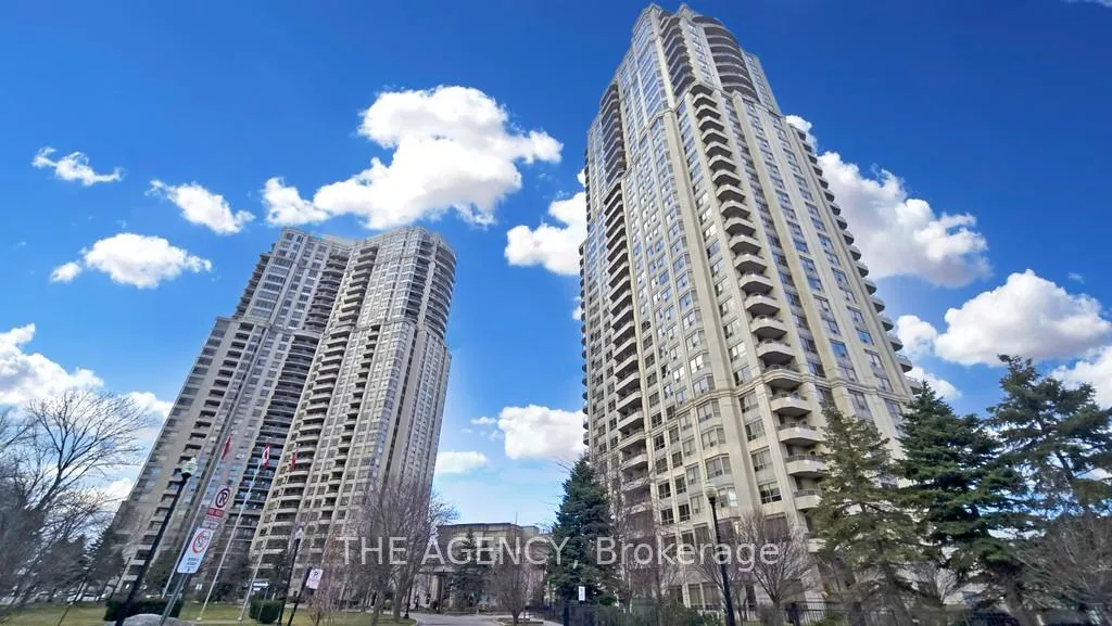 Front of Unit 226, 25 Kingsbridge Garden Circle