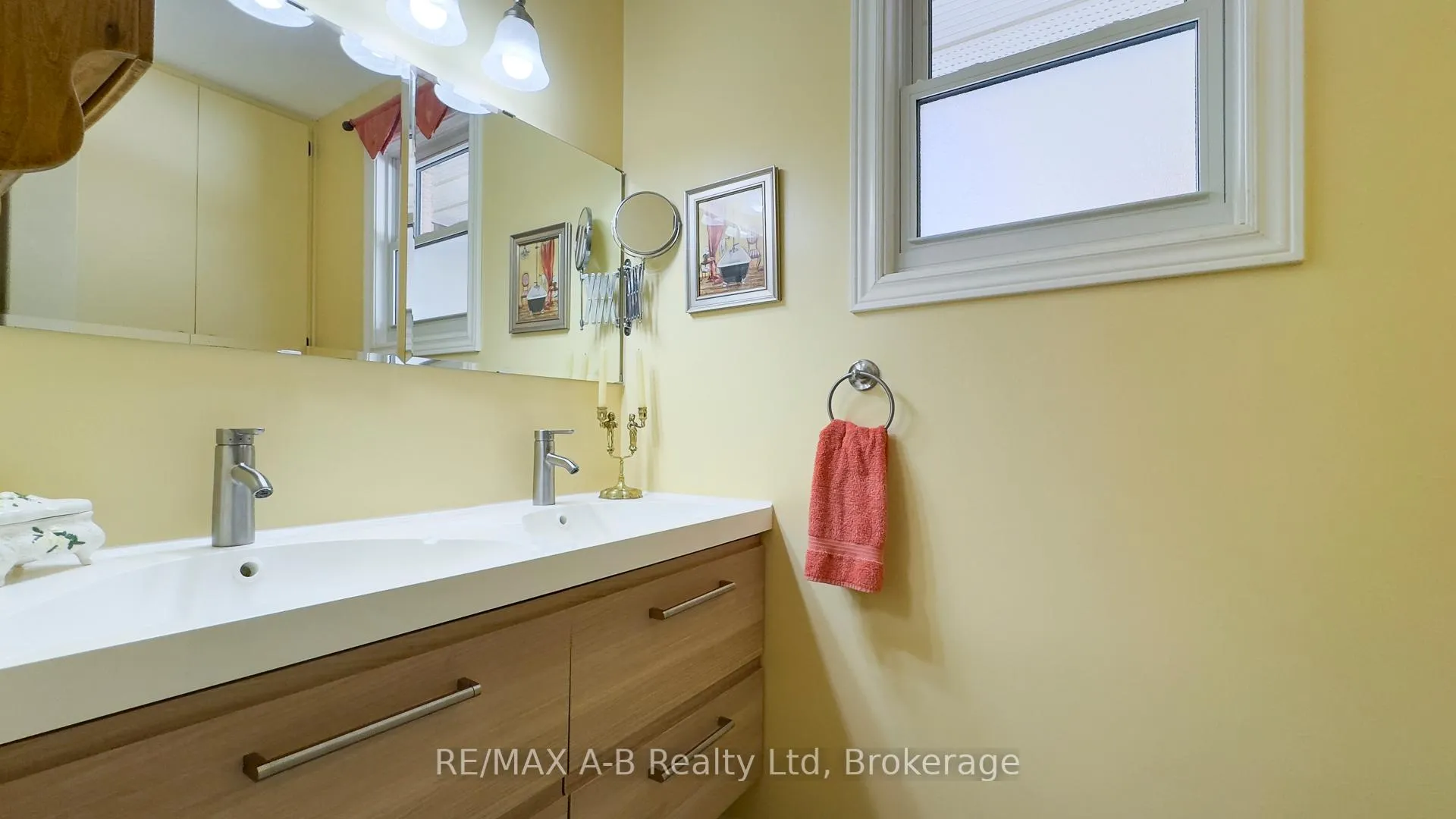Photo 23 of 101 Middleton Street, Zorra, Thamesford — HOMEH