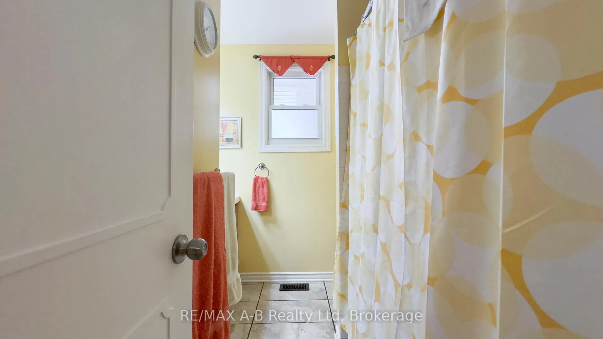 Photo 24 of 101 Middleton Street, Zorra, Thamesford — HOMEH