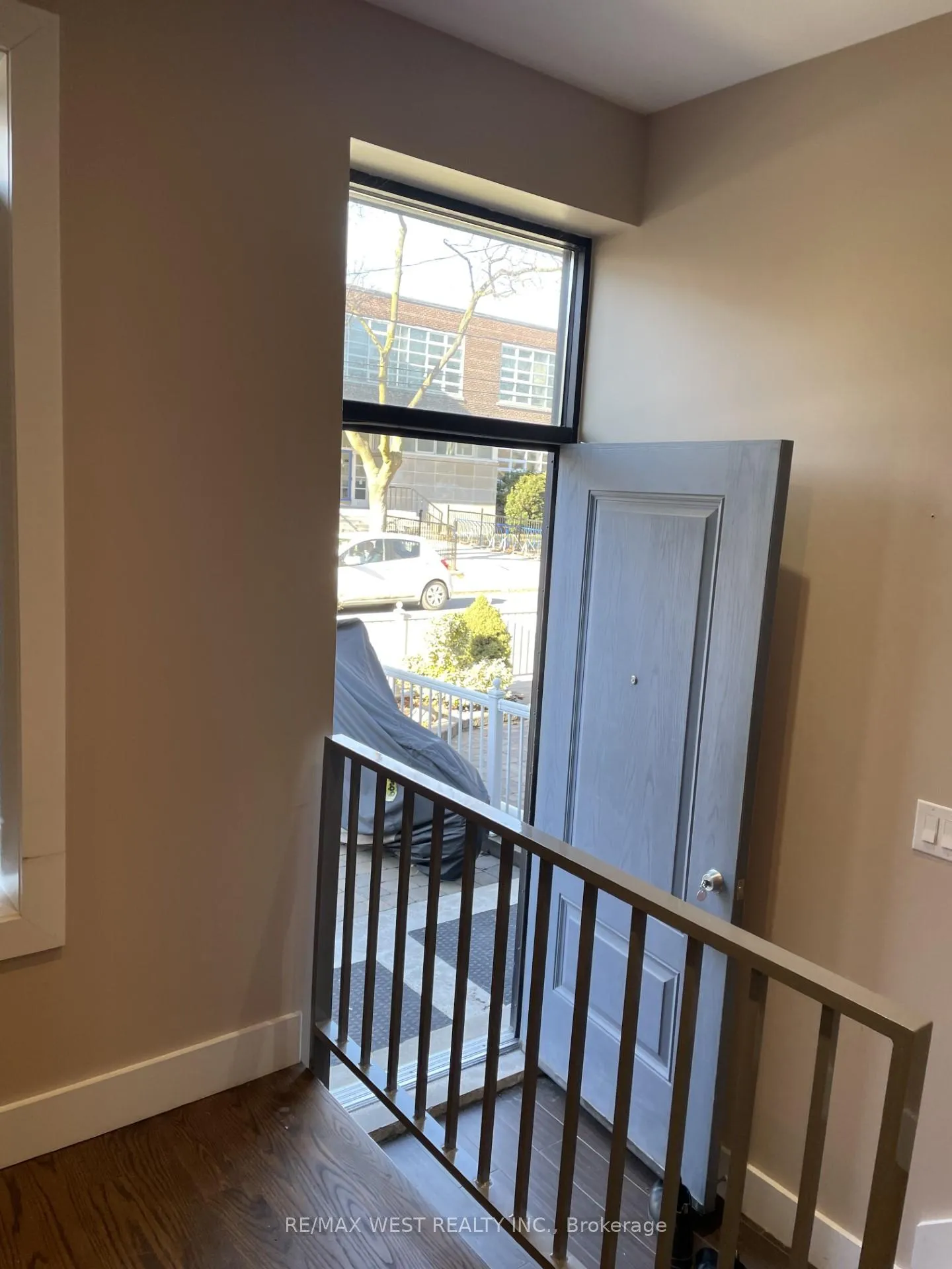 Photo 2 of Unit Main, 111 Lippincott Street, Toronto, University — HOMEH