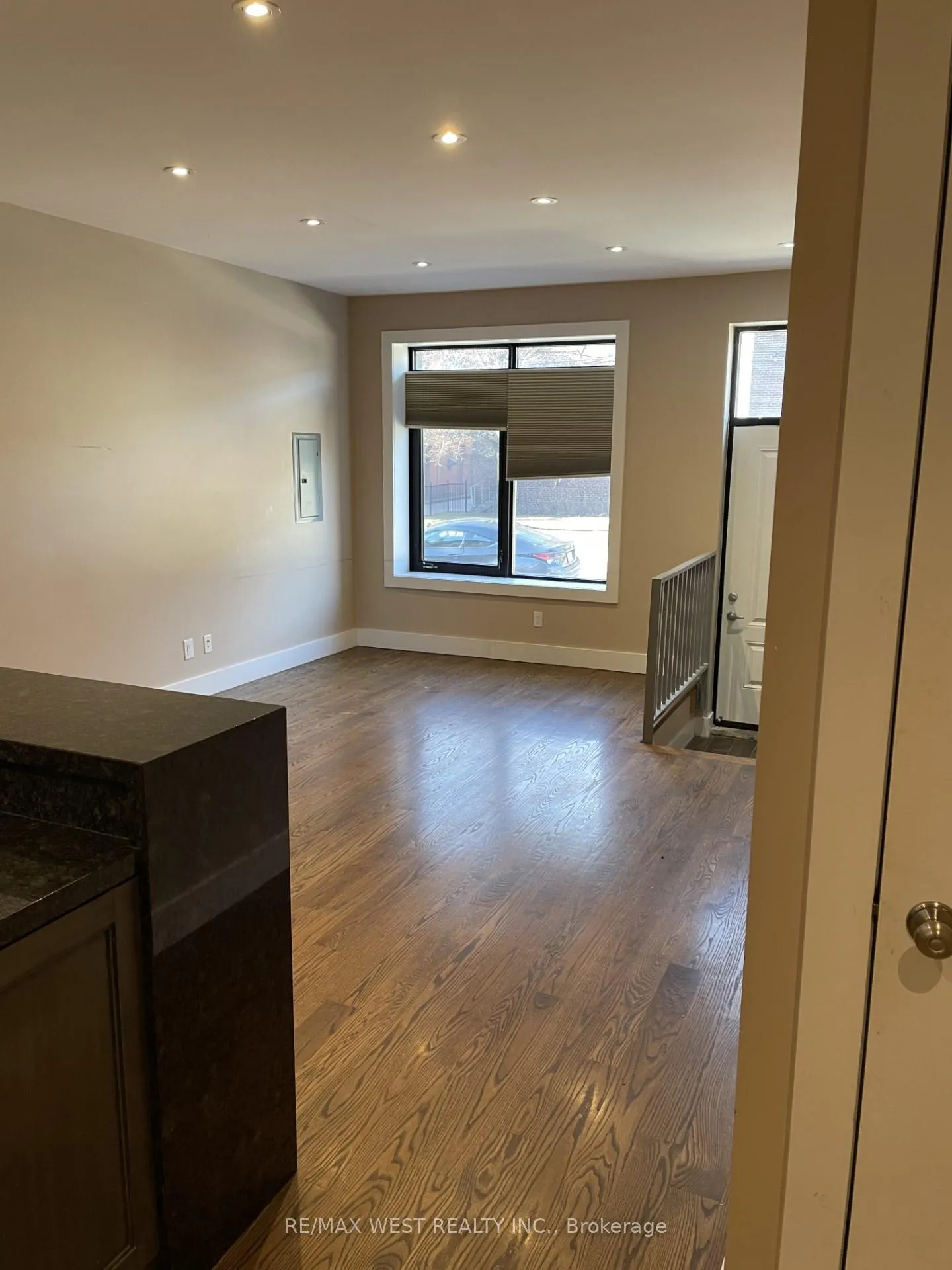 Photo 4 of Unit Main, 111 Lippincott Street, Toronto, University — HOMEH