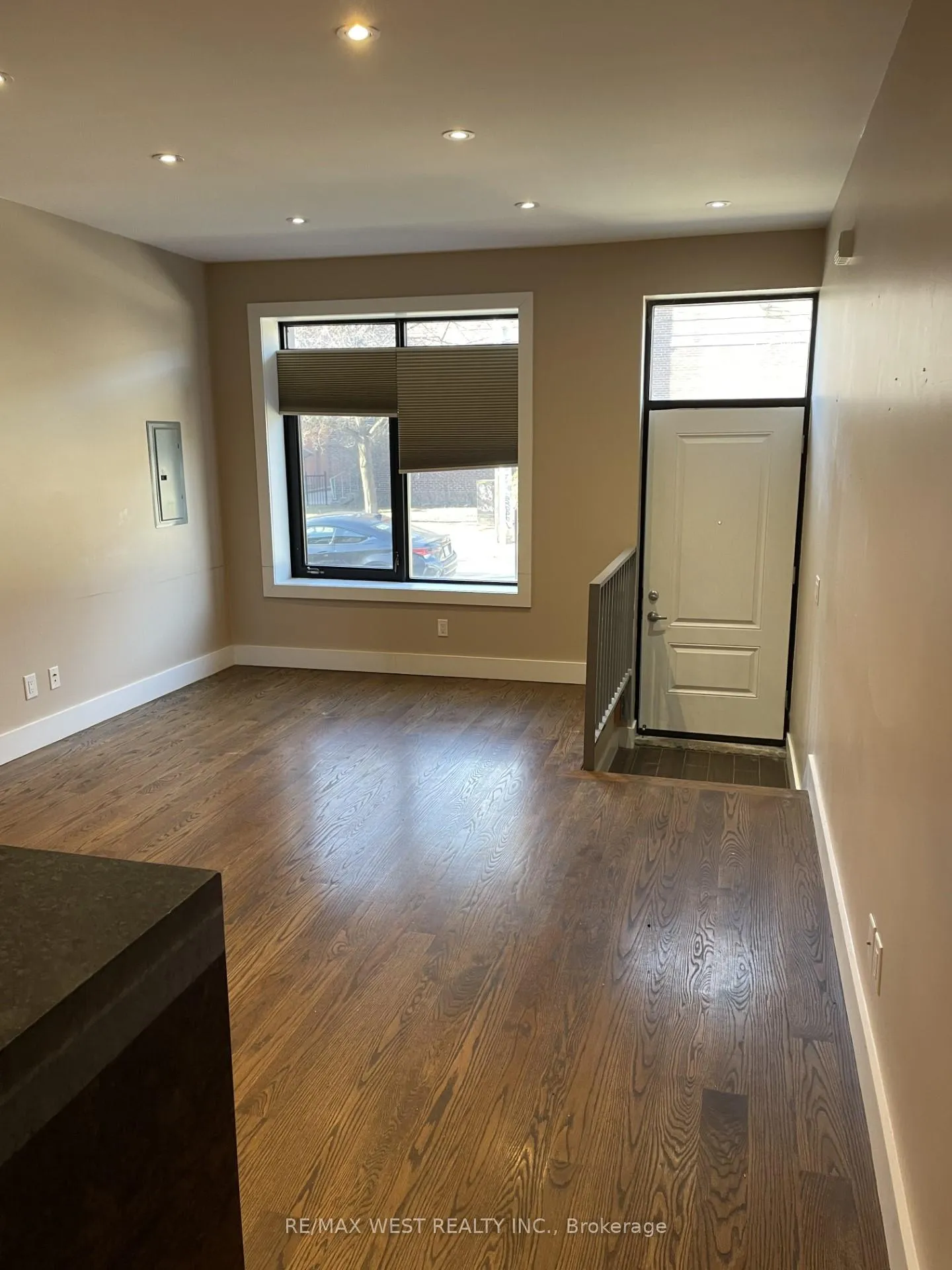 Photo 5 of Unit Main, 111 Lippincott Street, Toronto, University — HOMEH