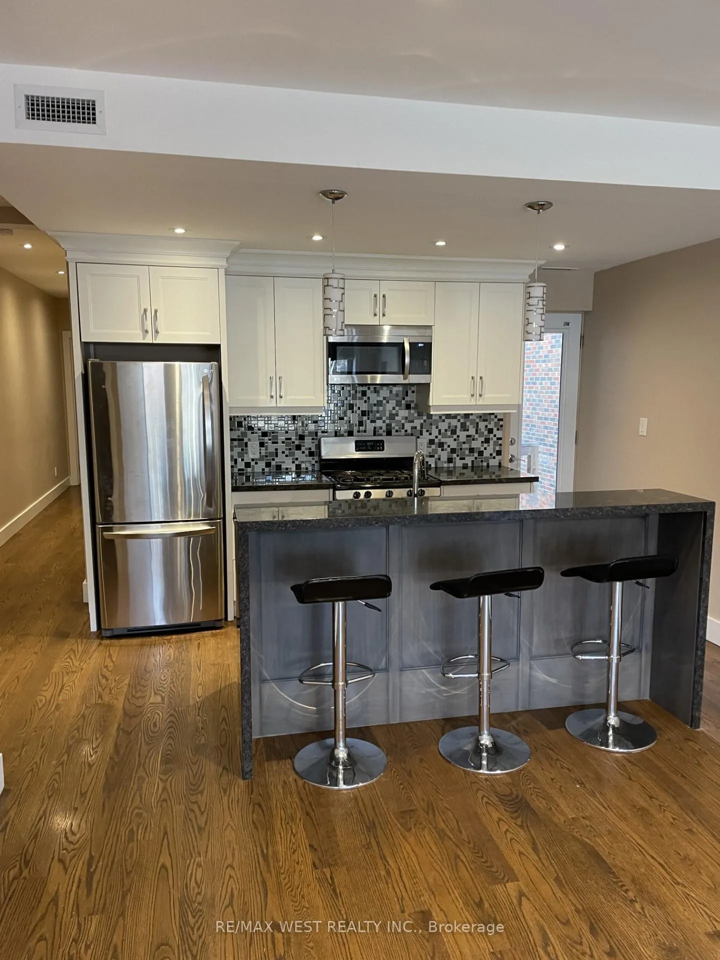 Photo 8 of Unit Main, 111 Lippincott Street, Toronto, University — HOMEH