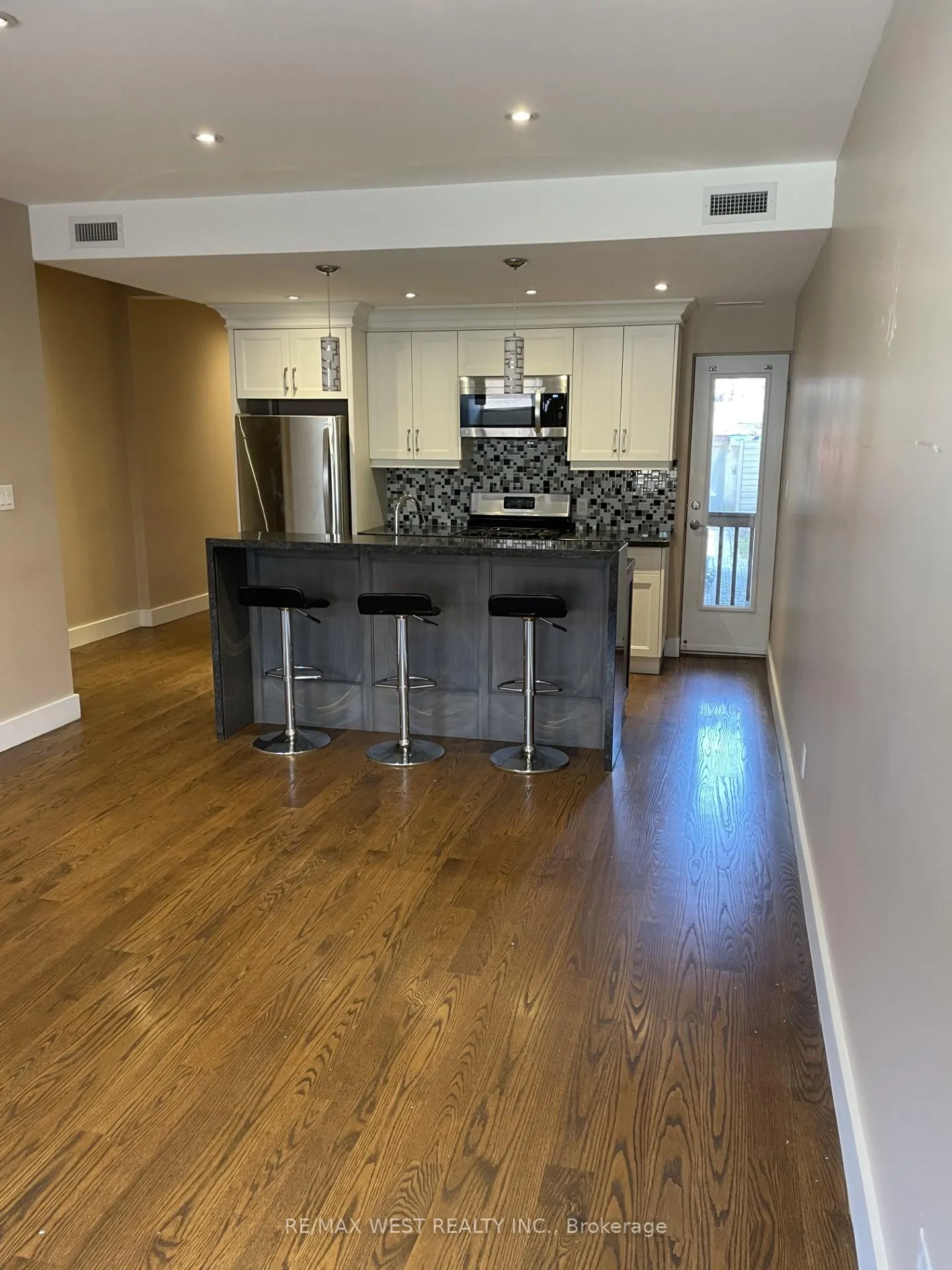 Photo 9 of Unit Main, 111 Lippincott Street, Toronto, University — HOMEH