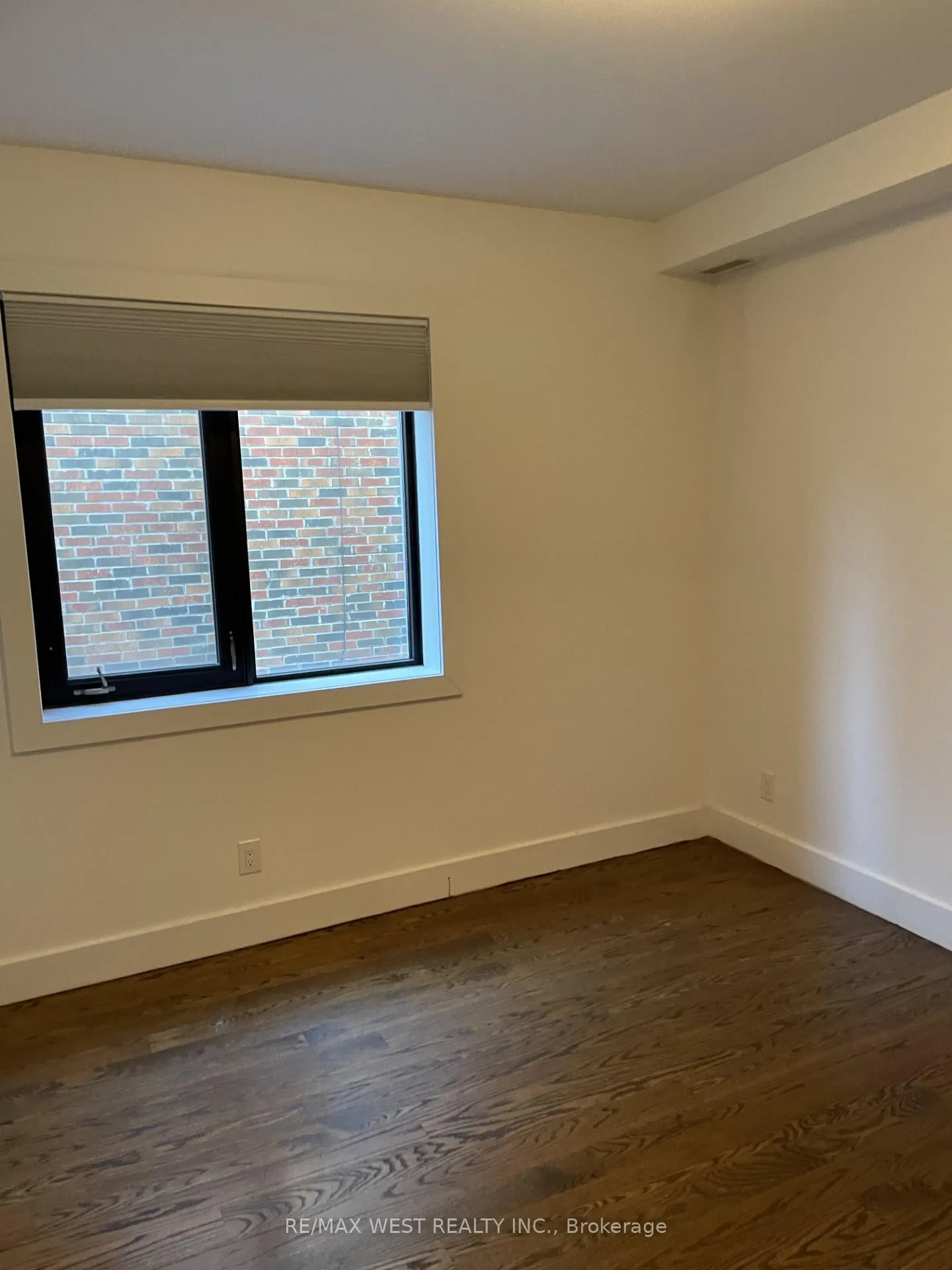 Photo 14 of Unit Main, 111 Lippincott Street, Toronto, University — HOMEH