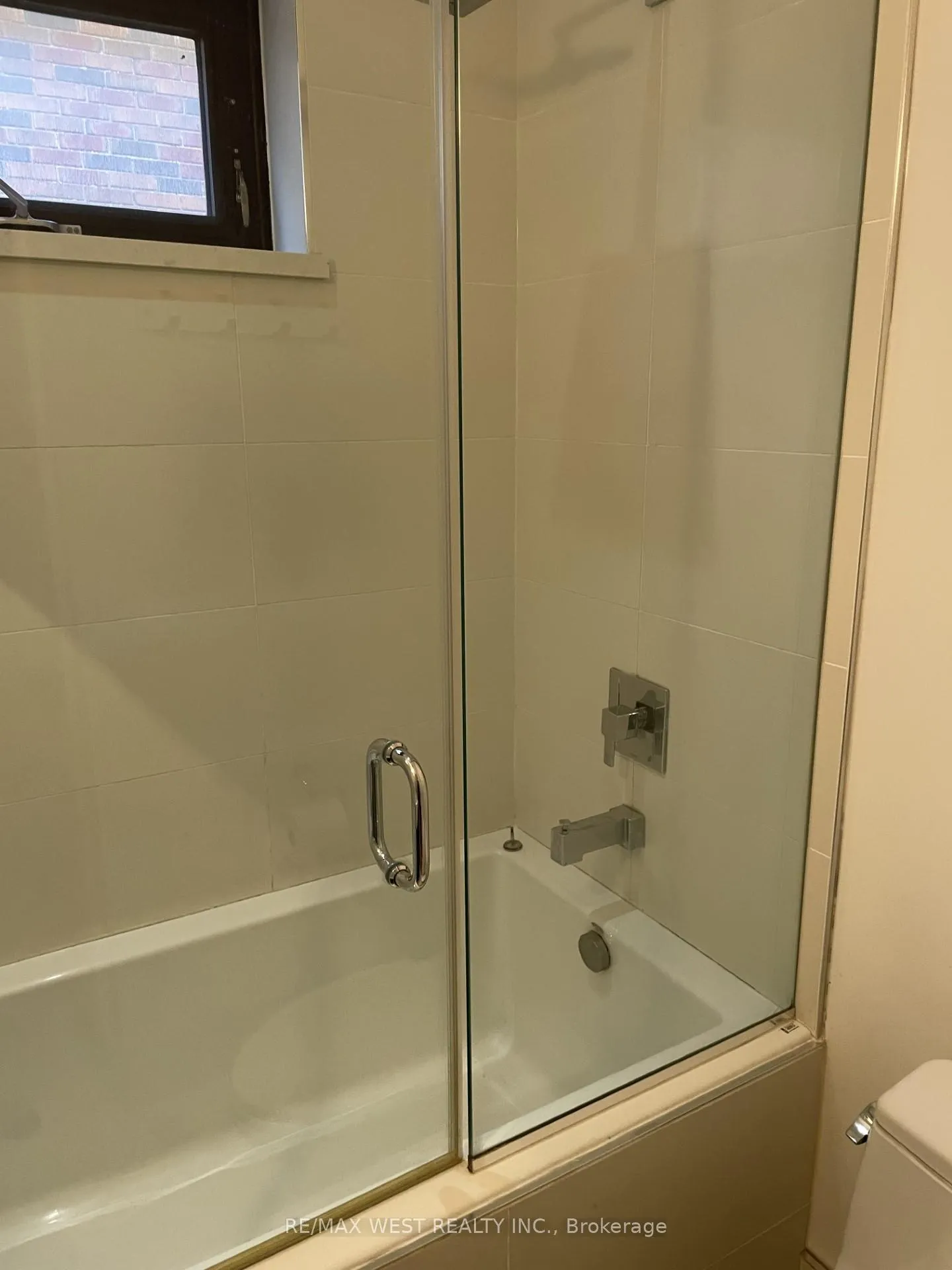 Photo 22 of Unit Main, 111 Lippincott Street, Toronto, University — HOMEH