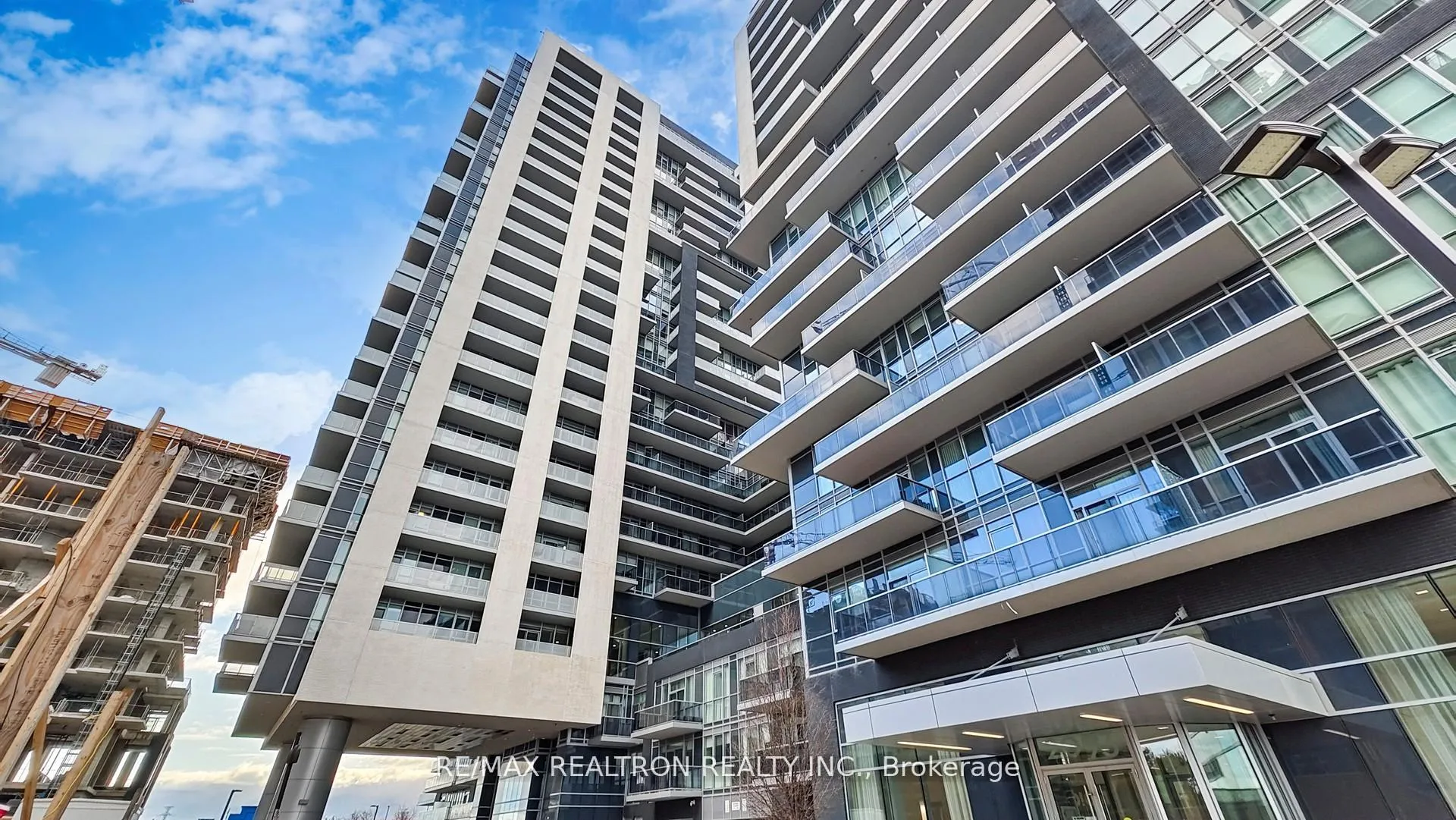 Photo 2 of Unit 1407, 2087 Fairview Street, Burlington, Freeman — HOMEH