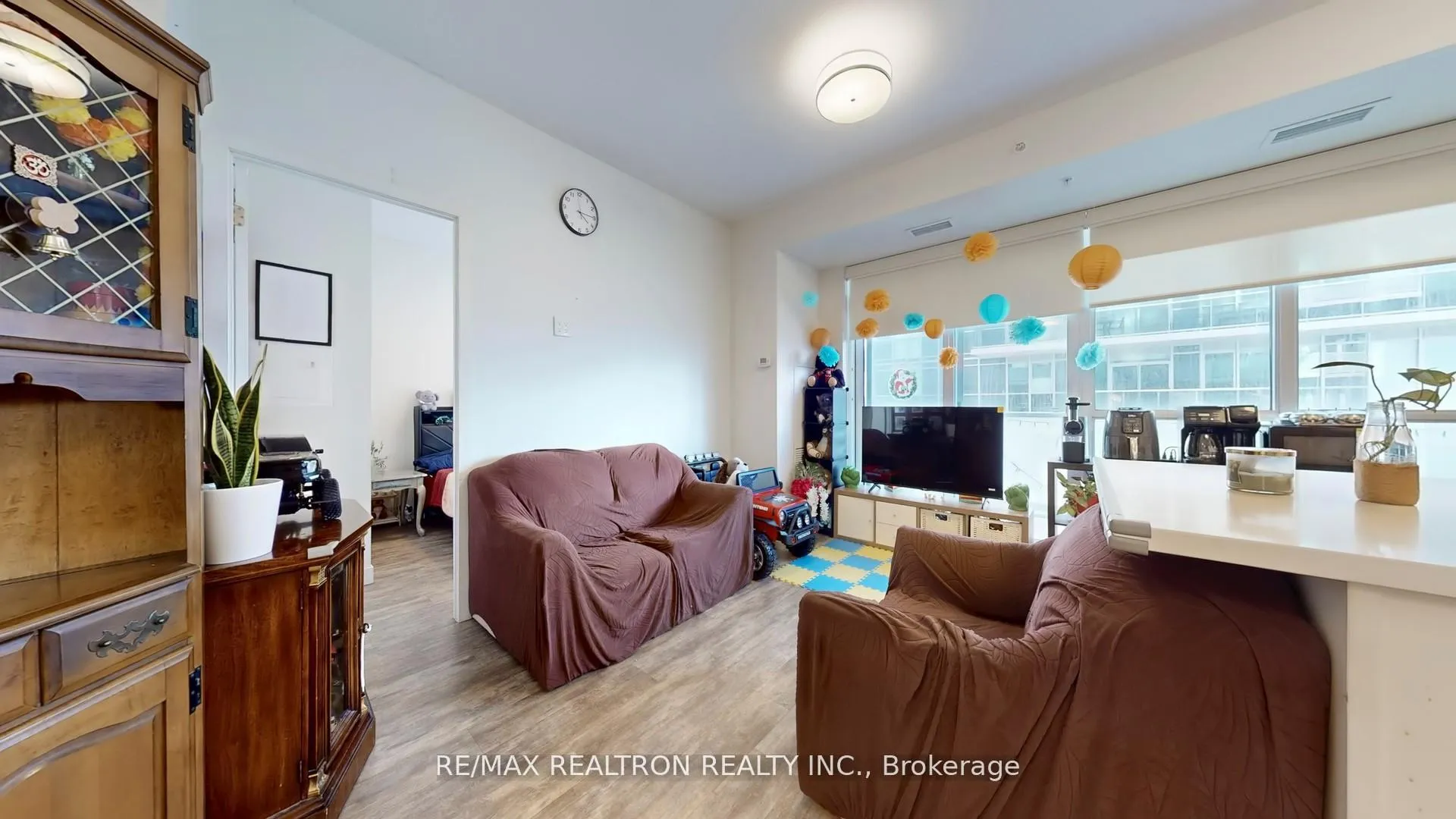 Photo 8 of Unit 1407, 2087 Fairview Street, Burlington, Freeman — HOMEH