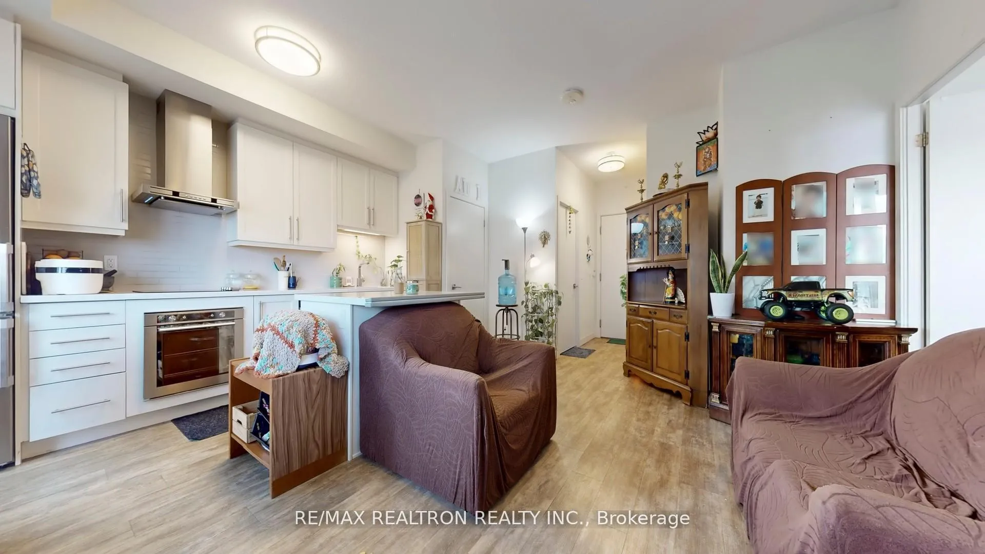 Photo 10 of Unit 1407, 2087 Fairview Street, Burlington, Freeman — HOMEH
