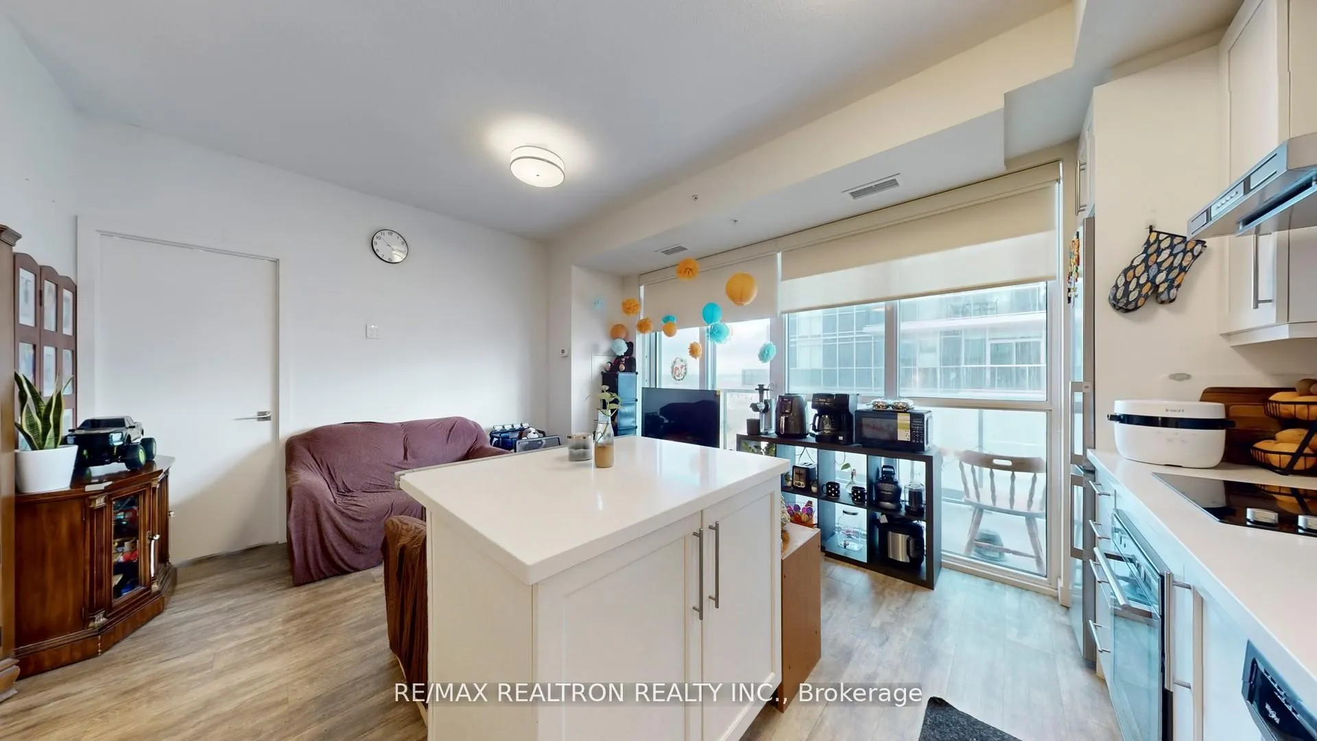 Photo 12 of Unit 1407, 2087 Fairview Street, Burlington, Freeman — HOMEH