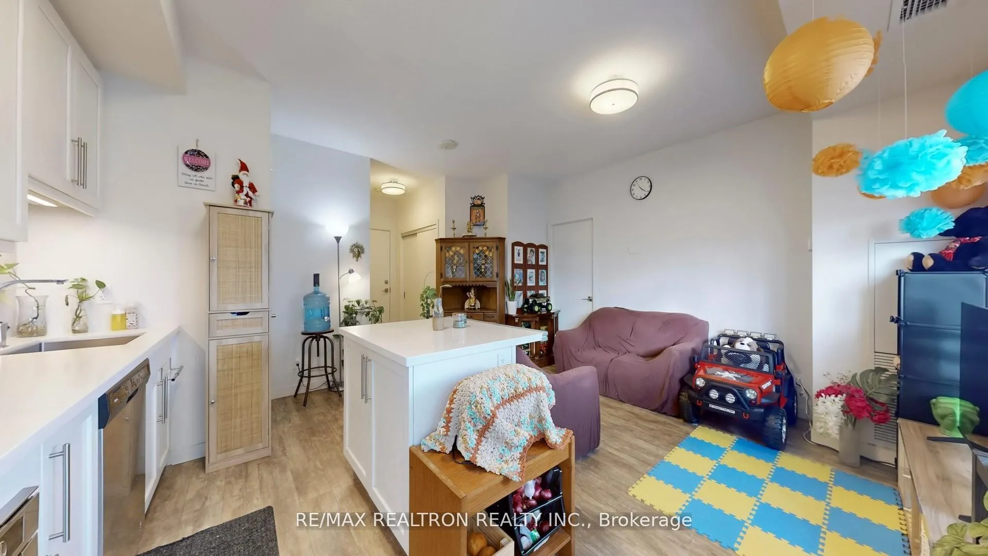 Photo 13 of Unit 1407, 2087 Fairview Street, Burlington, Freeman — HOMEH