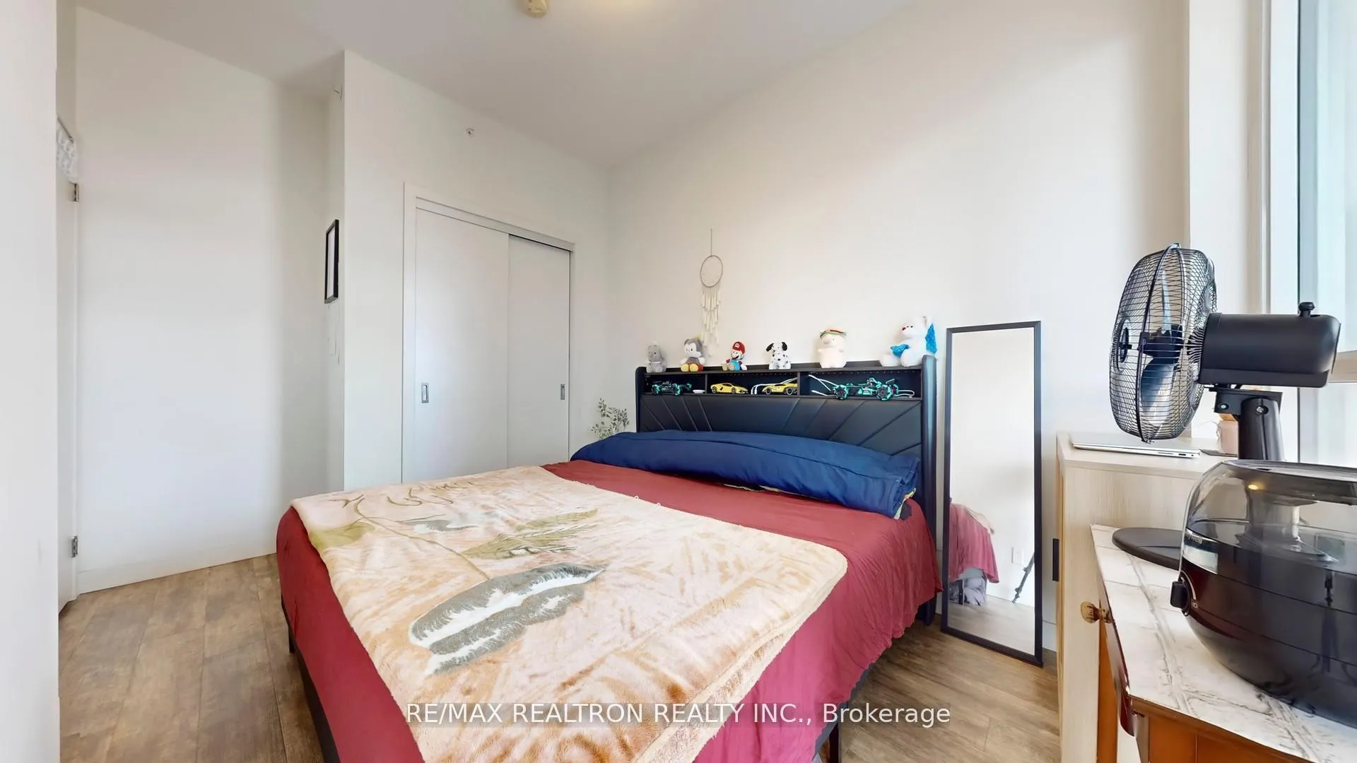 Photo 19 of Unit 1407, 2087 Fairview Street, Burlington, Freeman — HOMEH