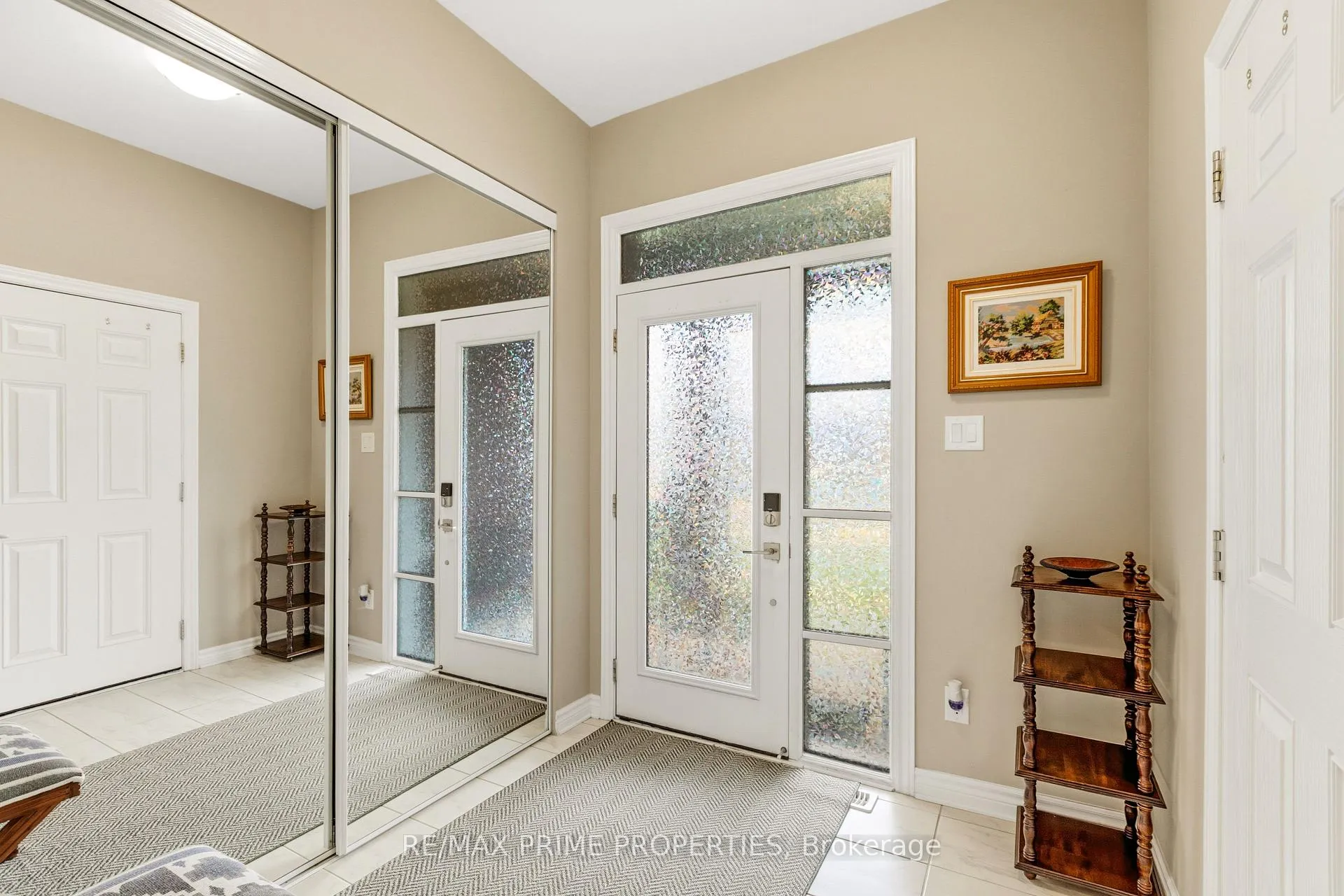 Photo 2 of 942 Kilbirnie Drive, Ottawa, Barrhaven - Half Moon Bay — HOMEH