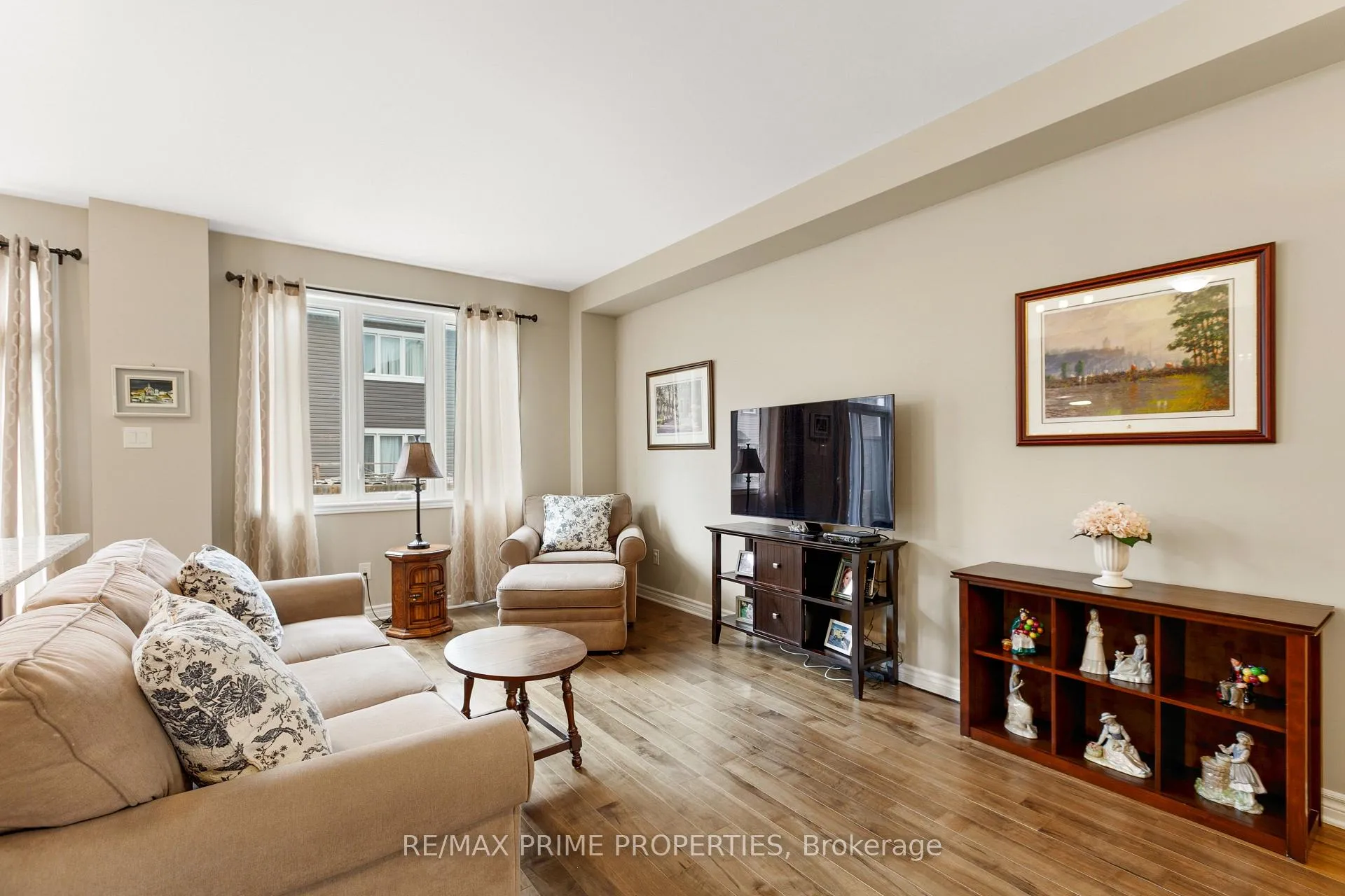 Photo 4 of 942 Kilbirnie Drive, Ottawa, Barrhaven - Half Moon Bay — HOMEH