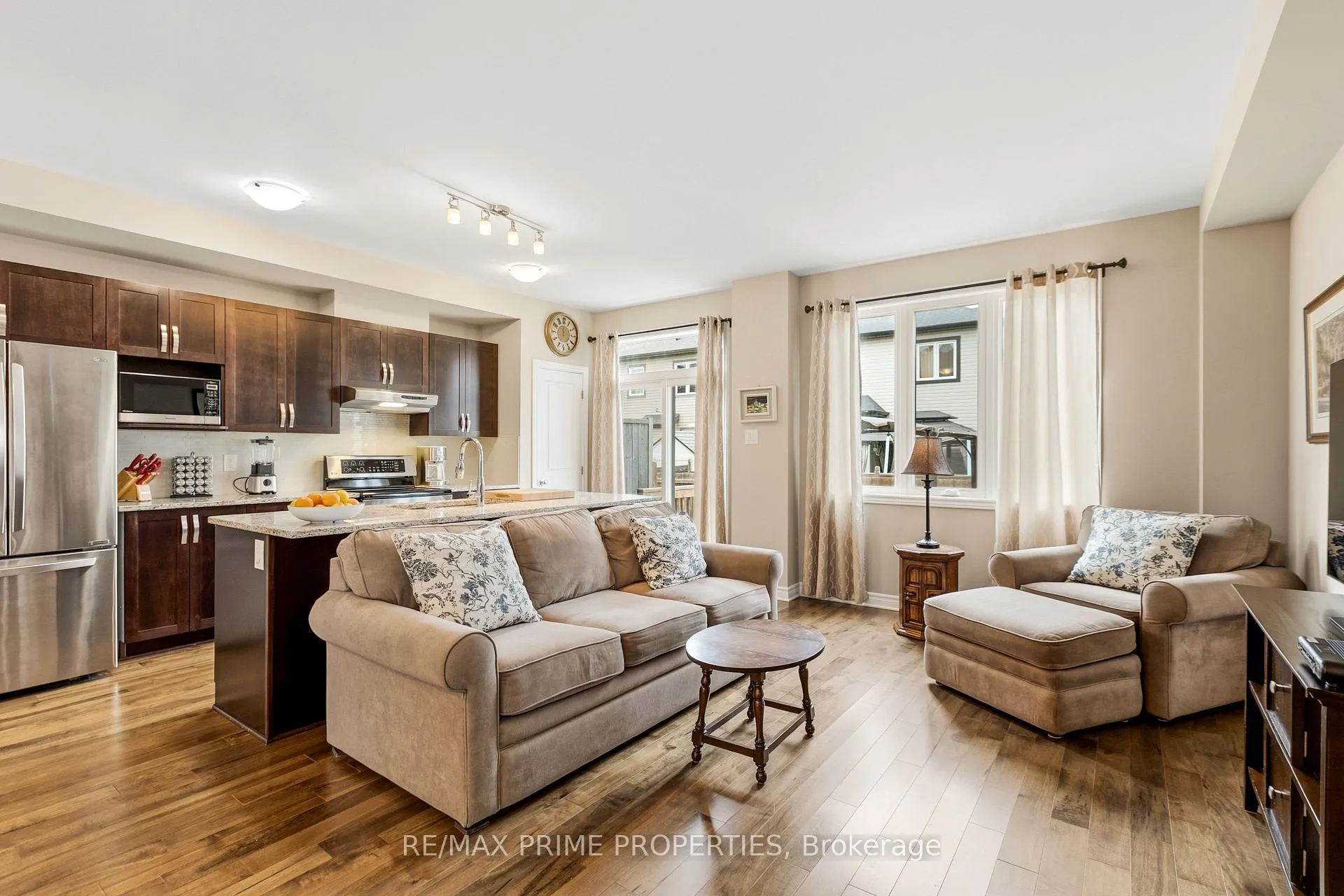 Photo 6 of 942 Kilbirnie Drive, Ottawa, Barrhaven - Half Moon Bay — HOMEH