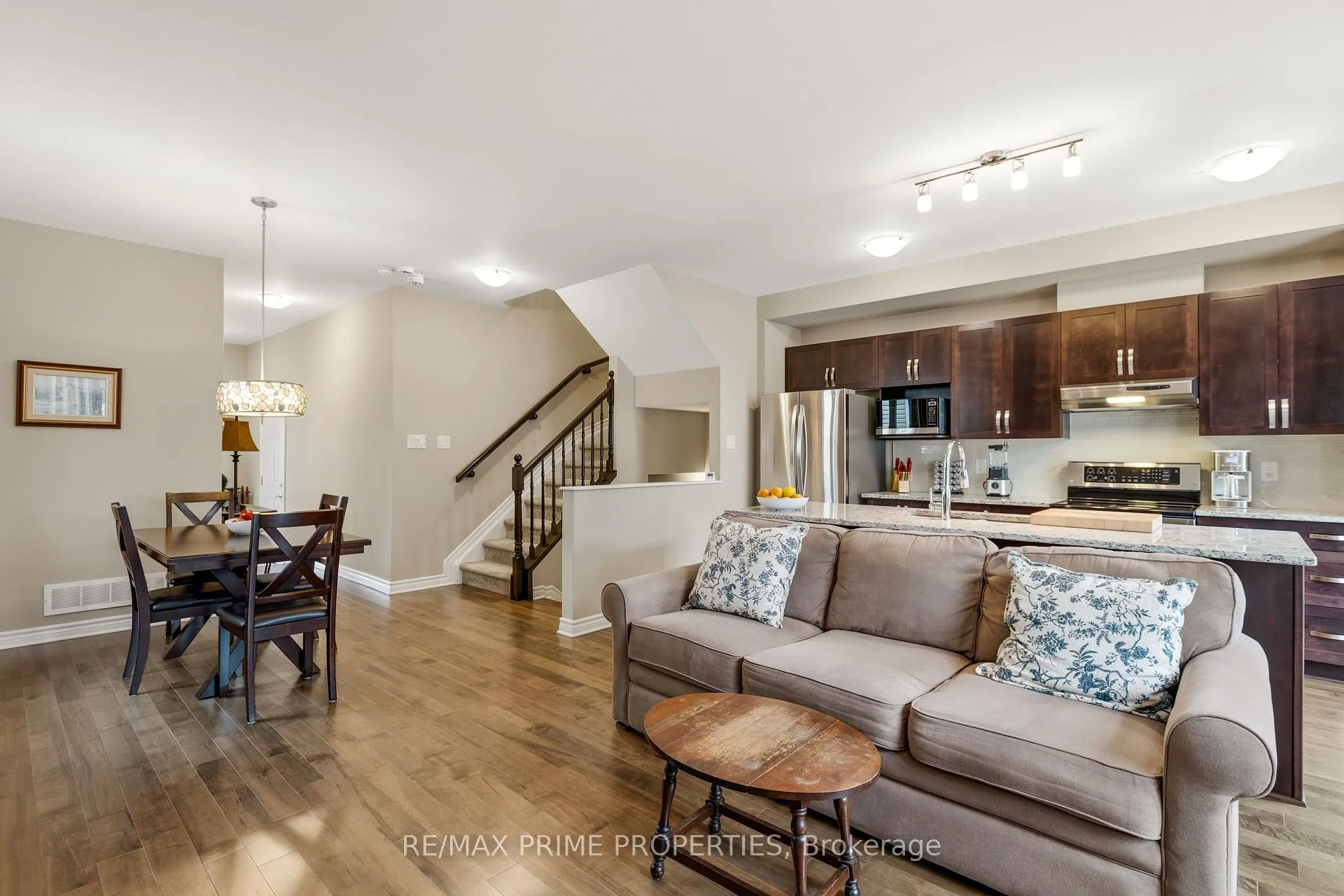 Photo 7 of 942 Kilbirnie Drive, Ottawa, Barrhaven - Half Moon Bay — HOMEH