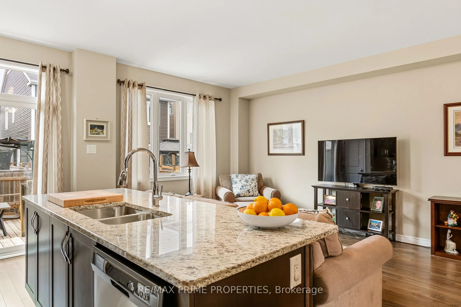 Photo 8 of 942 Kilbirnie Drive, Ottawa, Barrhaven - Half Moon Bay — HOMEH