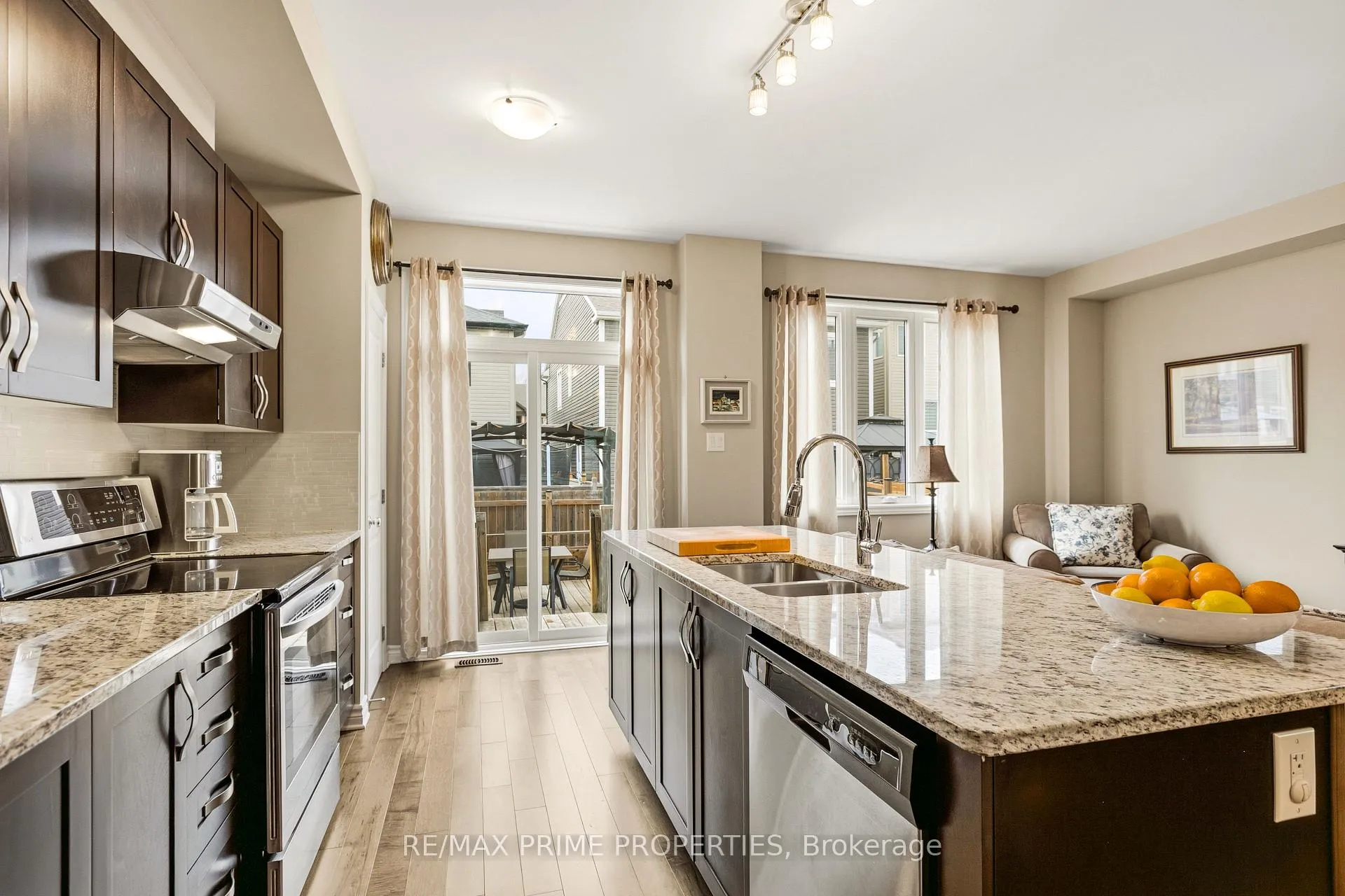 Photo 9 of 942 Kilbirnie Drive, Ottawa, Barrhaven - Half Moon Bay — HOMEH