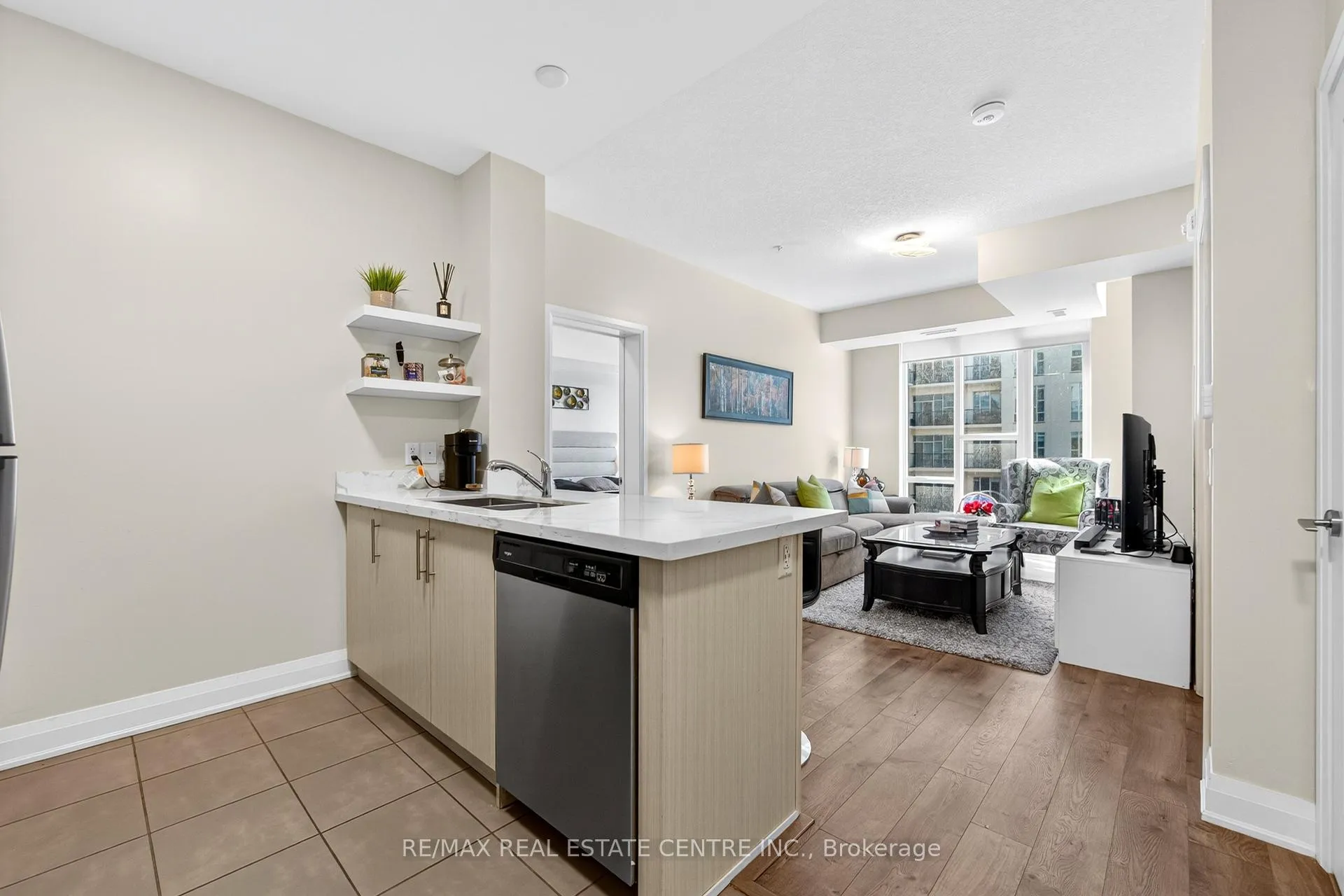Photo 9 of Unit 402, 16 Concord Place, Grimsby, Grimsby Beach — HOMEH
