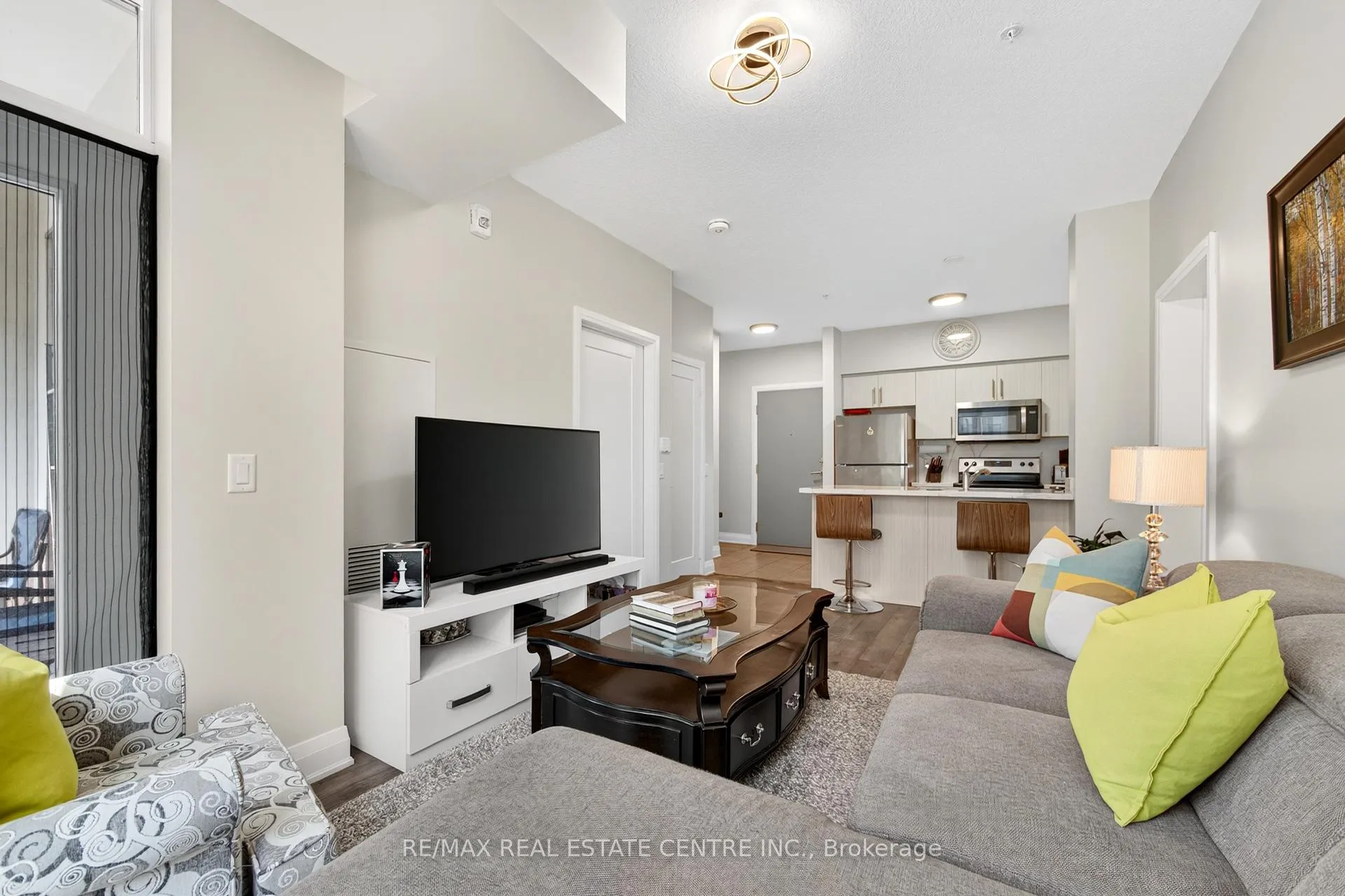Photo 13 of Unit 402, 16 Concord Place, Grimsby, Grimsby Beach — HOMEH