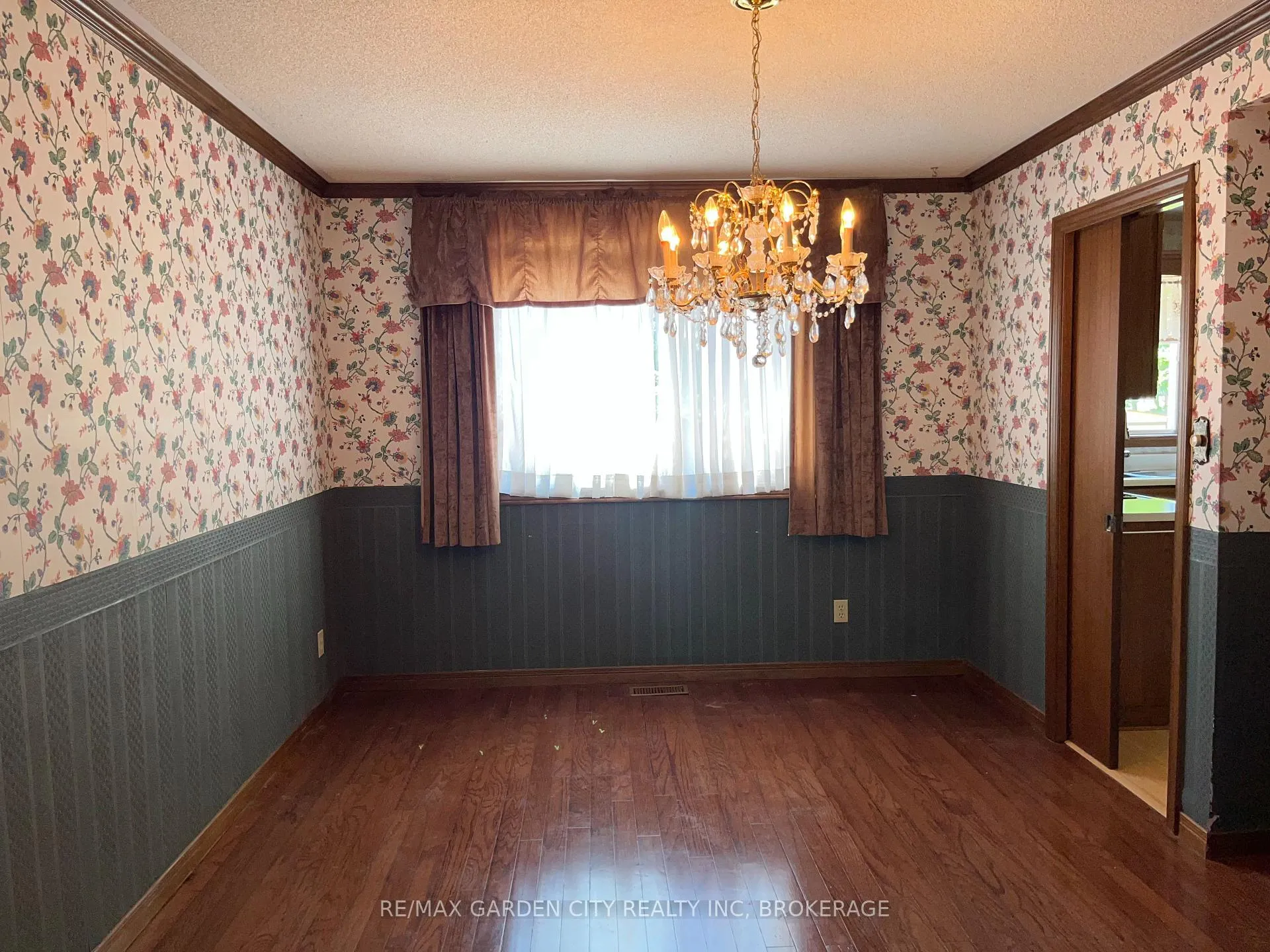 Photo 12 of 86 Sawmill Road, St. Catharines, Grapeview — HOMEH