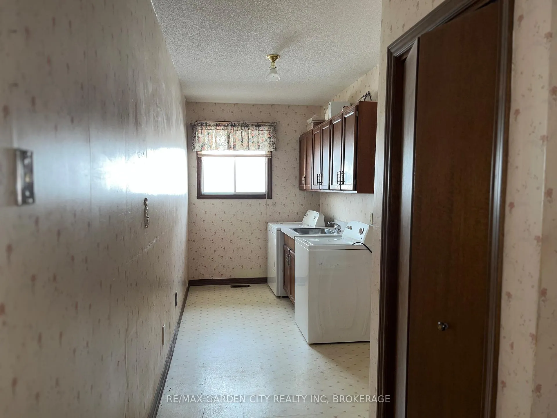 Photo 13 of 86 Sawmill Road, St. Catharines, Grapeview — HOMEH