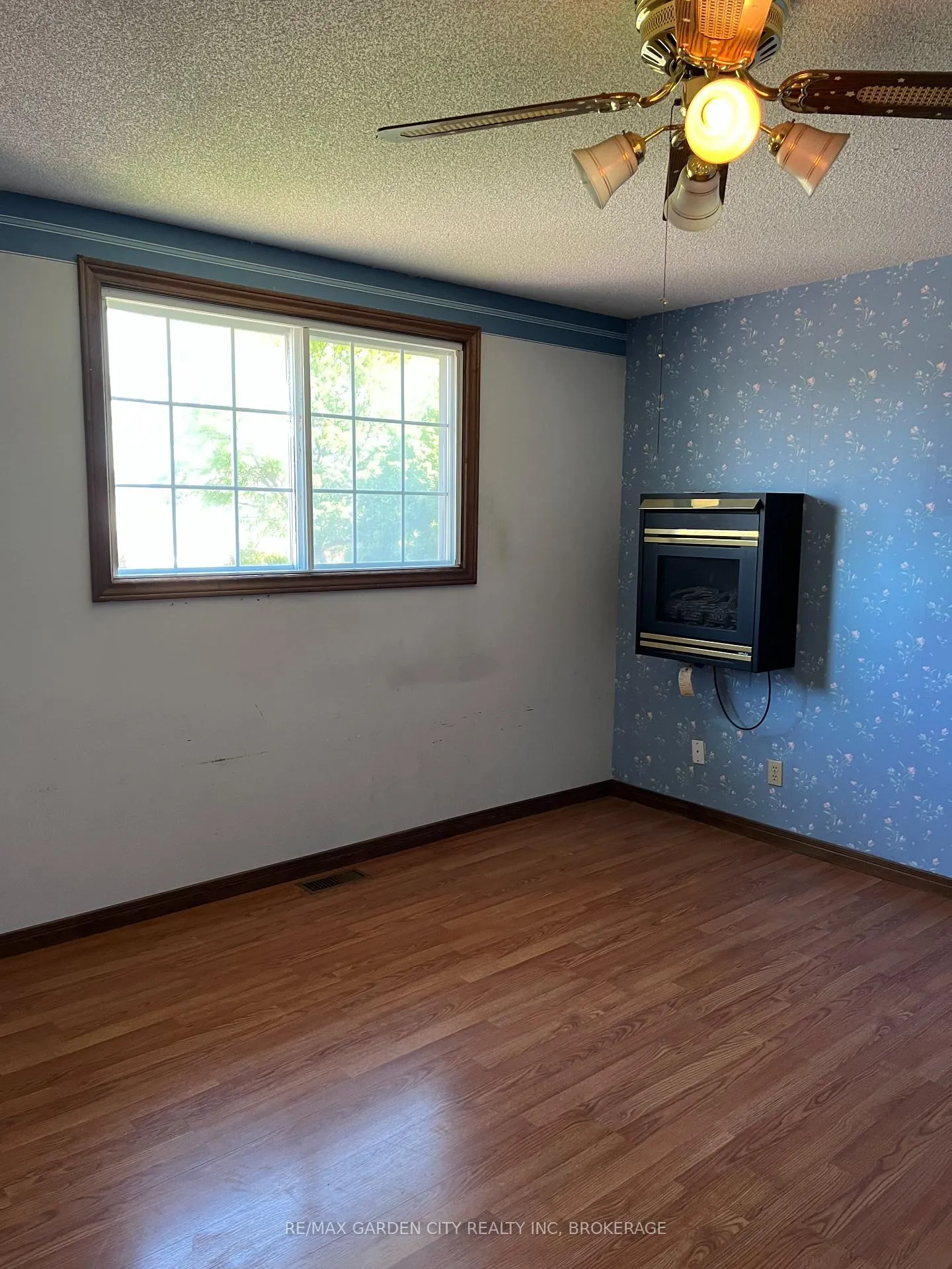 Photo 14 of 86 Sawmill Road, St. Catharines, Grapeview — HOMEH