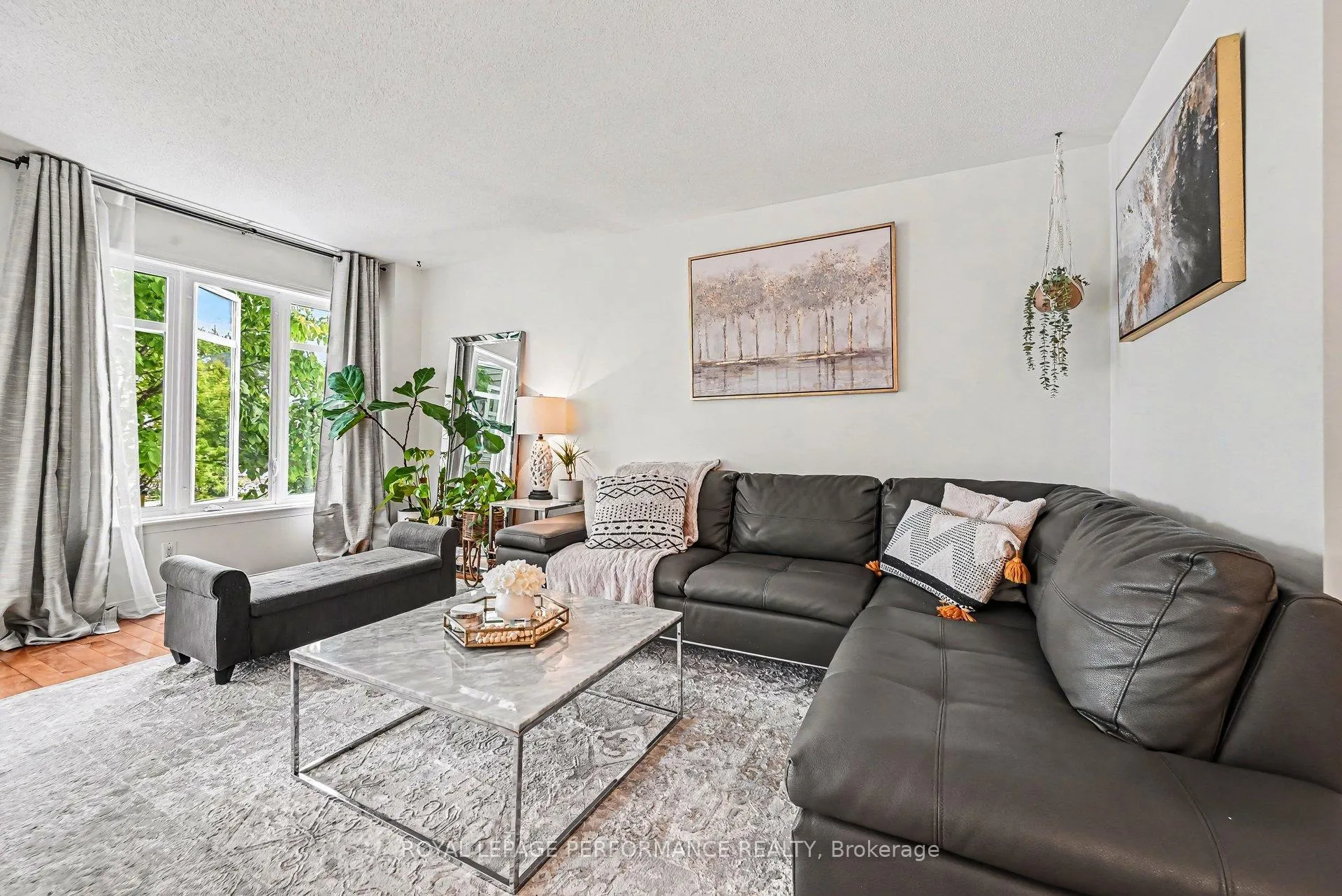 Photo 3 of 2052 Bergamot Circle, Ottawa, Springridge/East Village — HOMEH