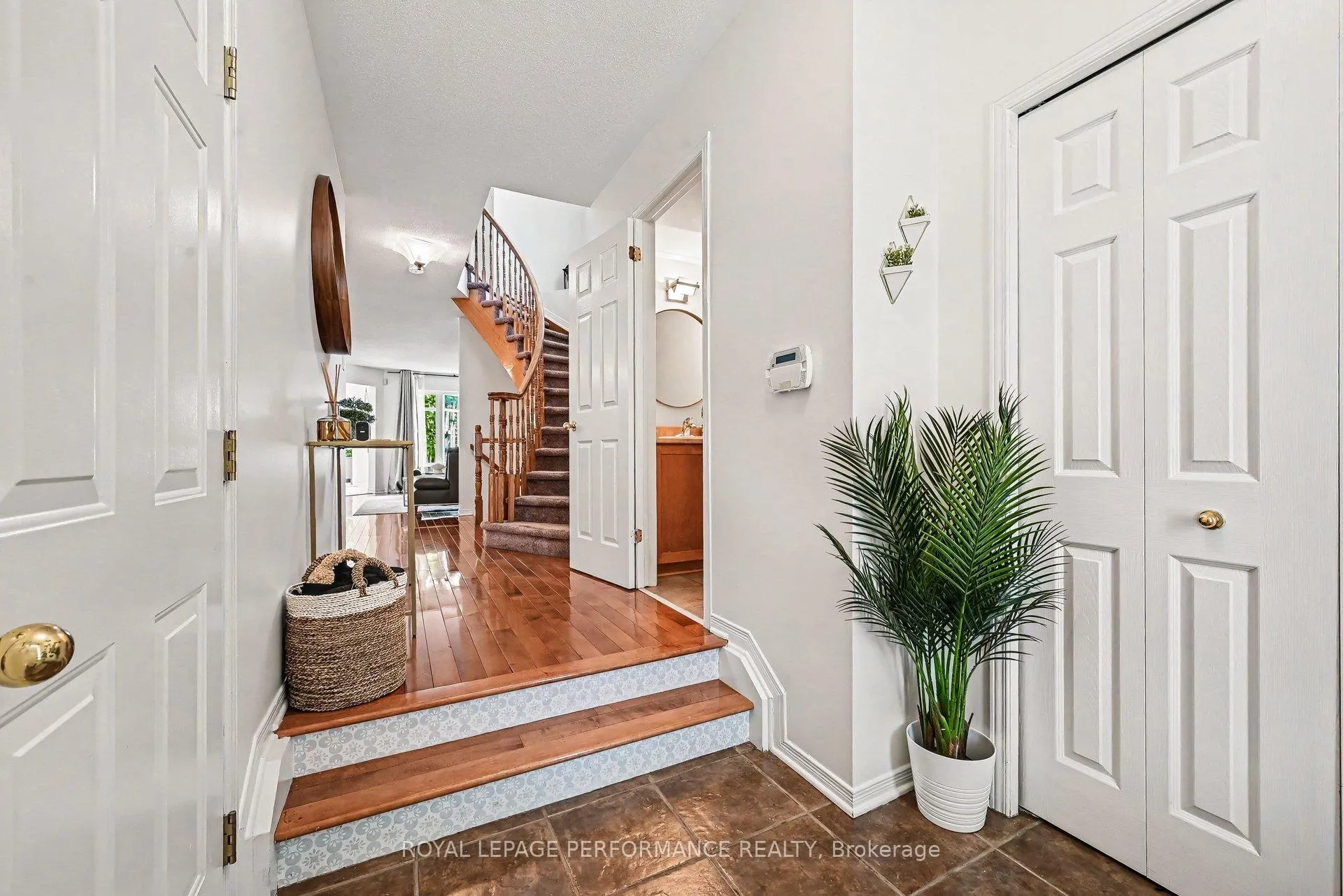 Photo 11 of 2052 Bergamot Circle, Ottawa, Springridge/East Village — HOMEH