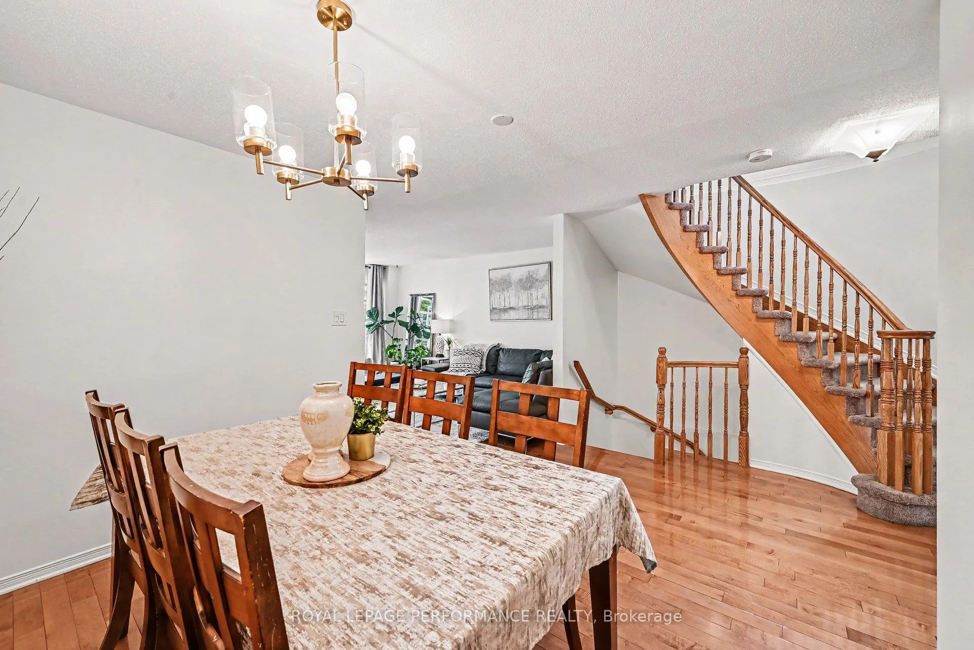 Photo 13 of 2052 Bergamot Circle, Ottawa, Springridge/East Village — HOMEH