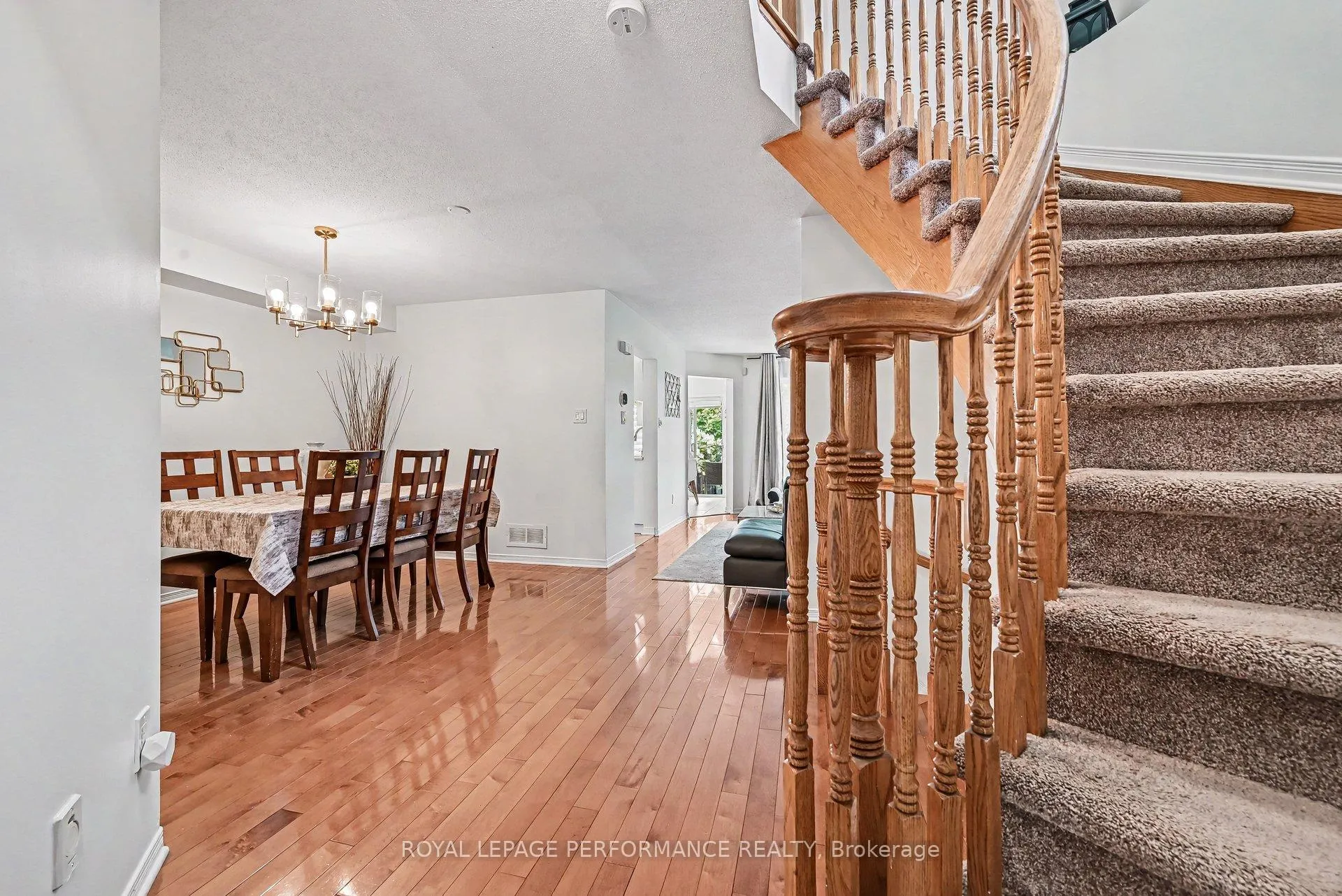 Photo 14 of 2052 Bergamot Circle, Ottawa, Springridge/East Village — HOMEH