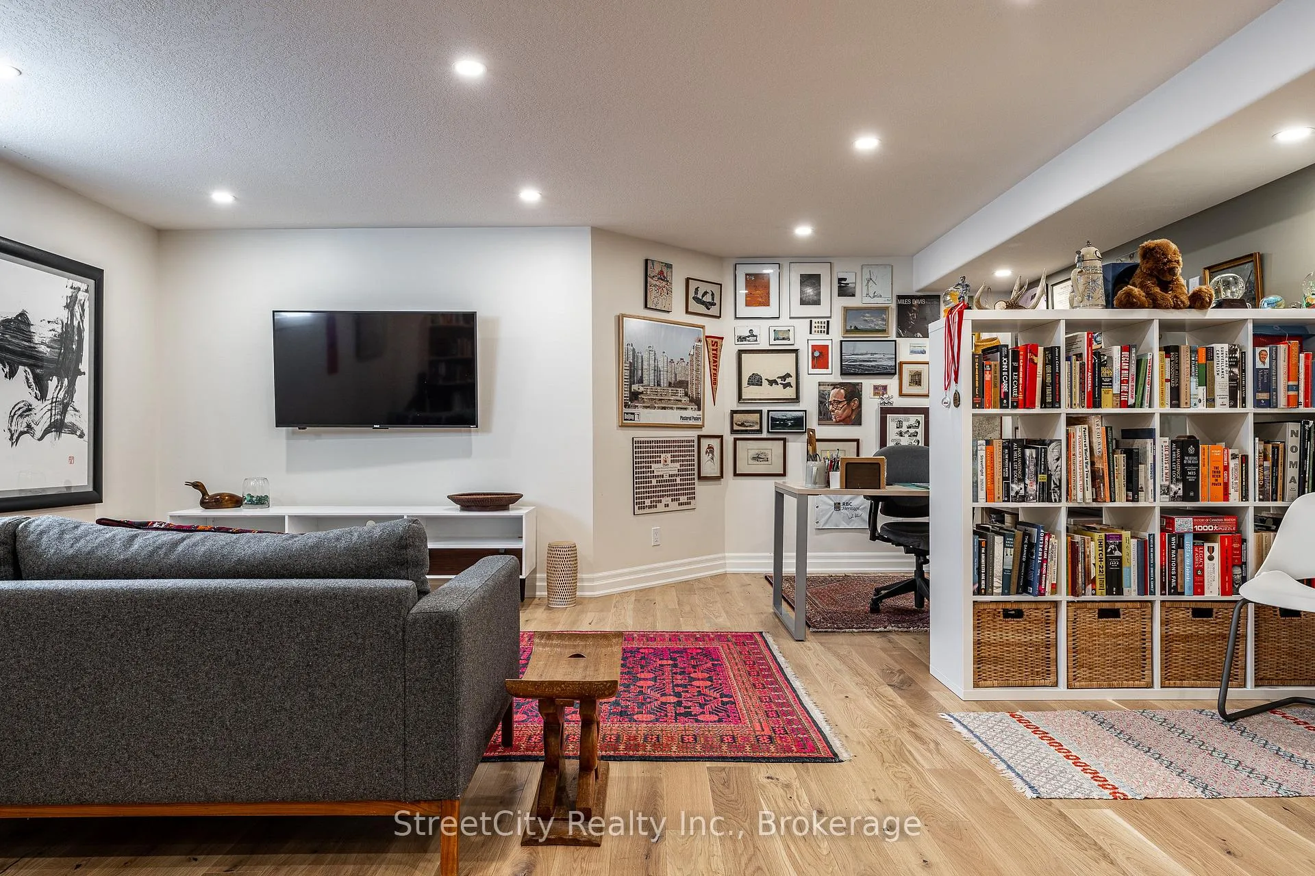 Photo 25 of 98 Abraham Drive, Stratford — HOMEH