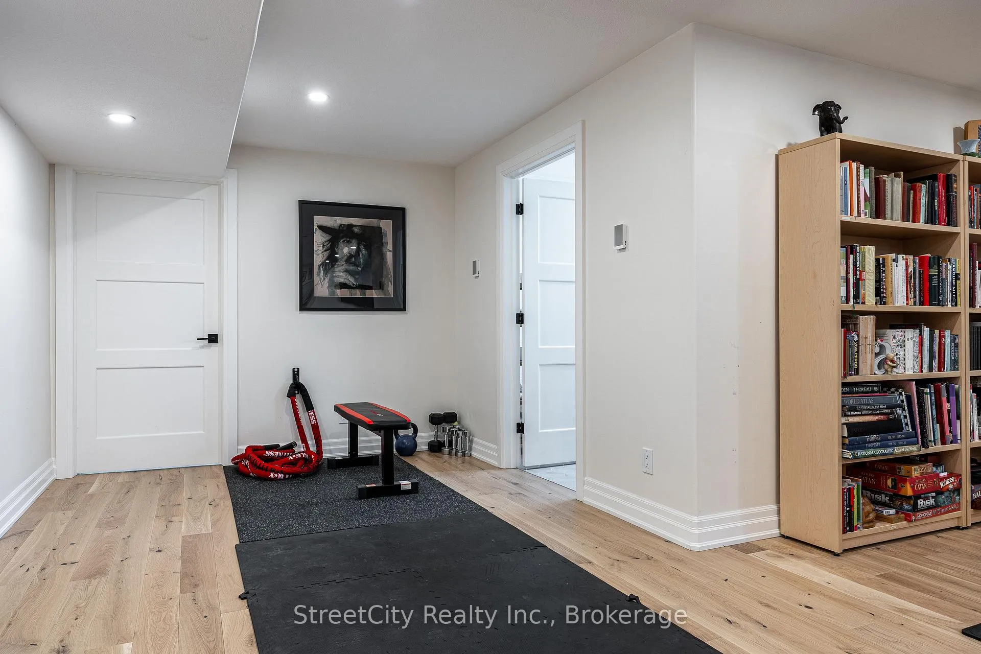 Photo 32 of 98 Abraham Drive, Stratford — HOMEH