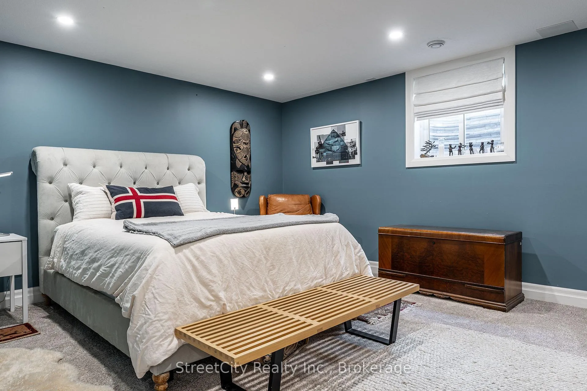 Photo 33 of 98 Abraham Drive, Stratford — HOMEH