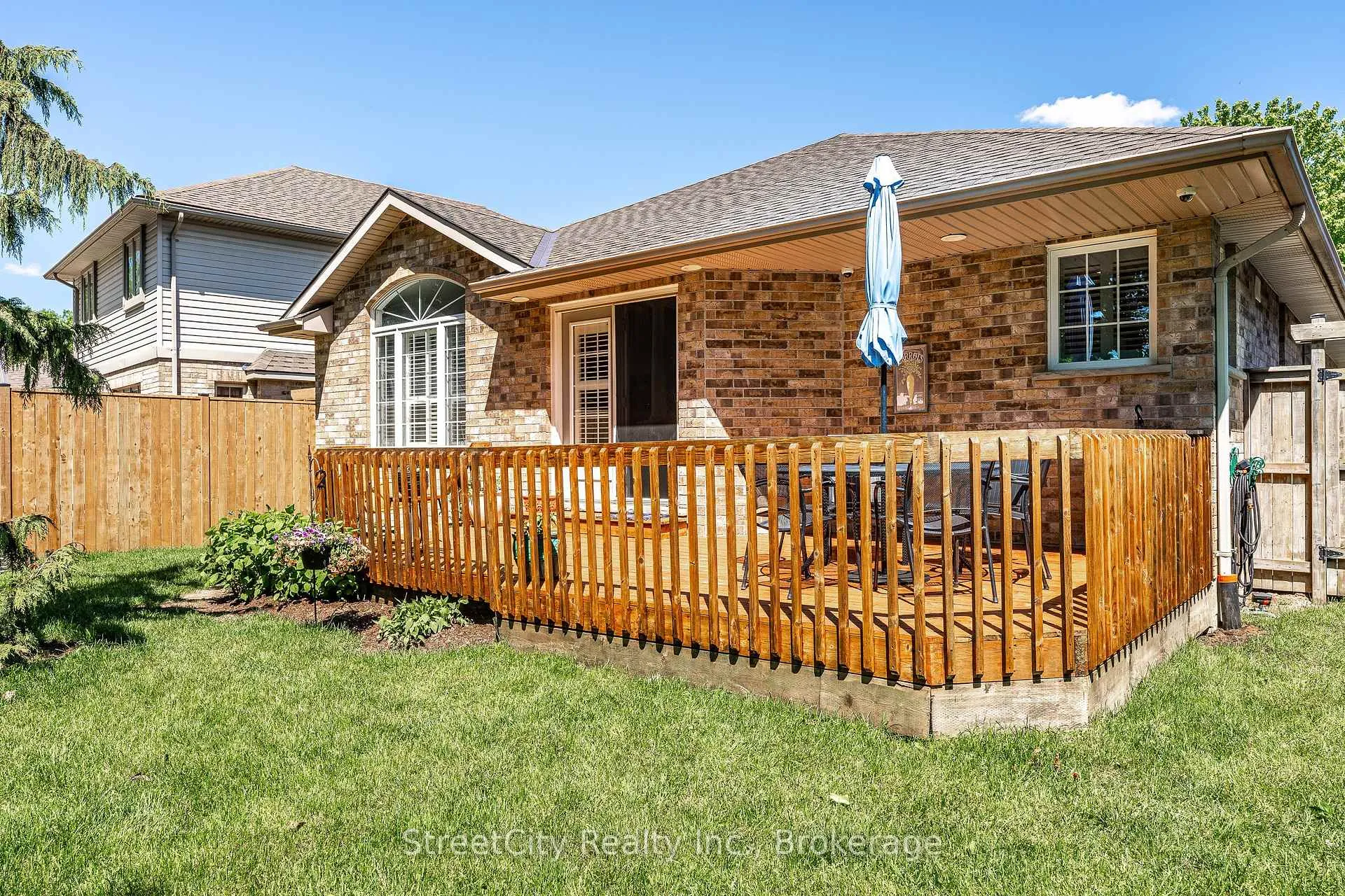 Photo 36 of 98 Abraham Drive, Stratford — HOMEH
