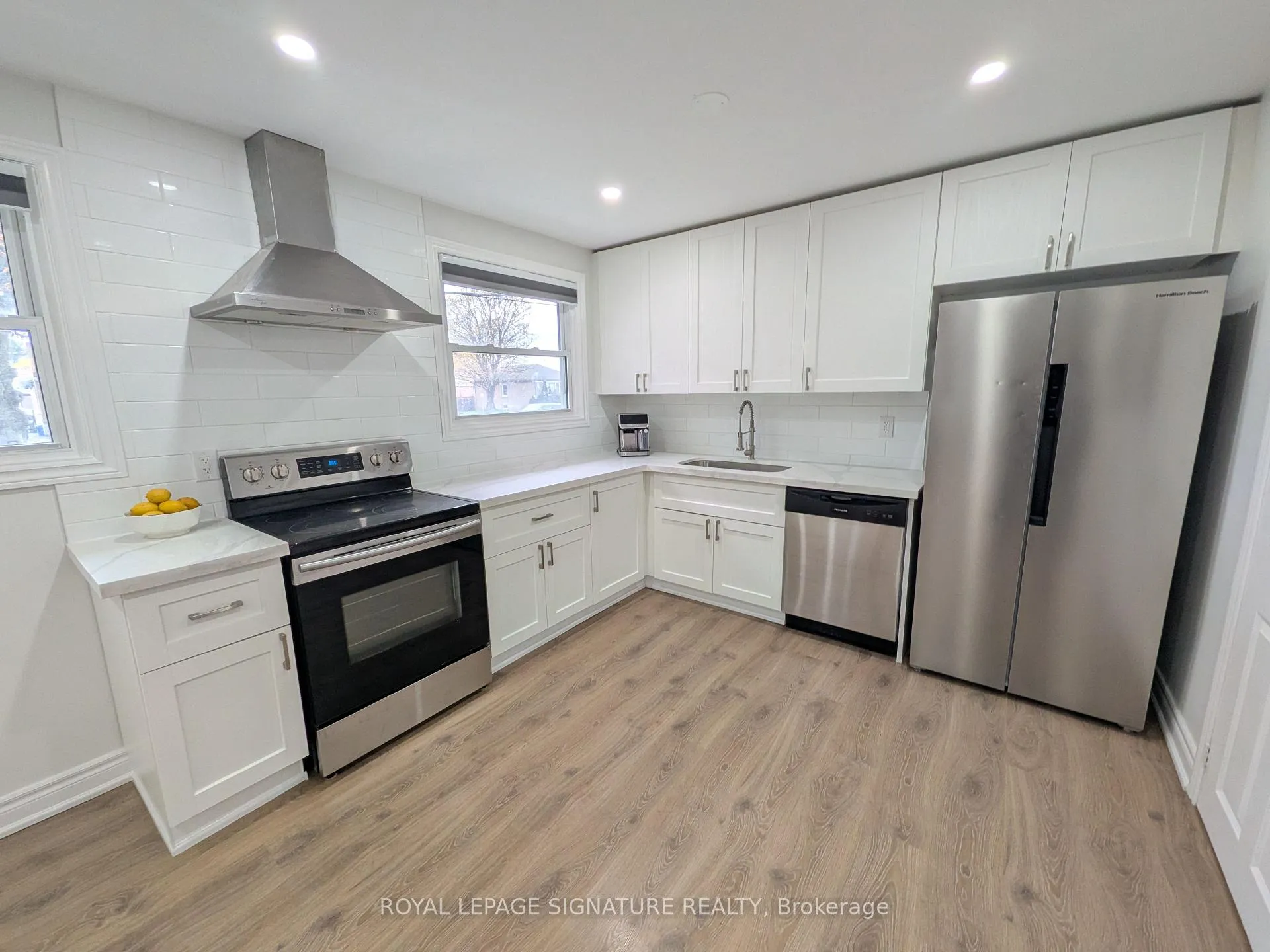 Photo 2 of 520 Burnham Street, Cobourg — HOMEH