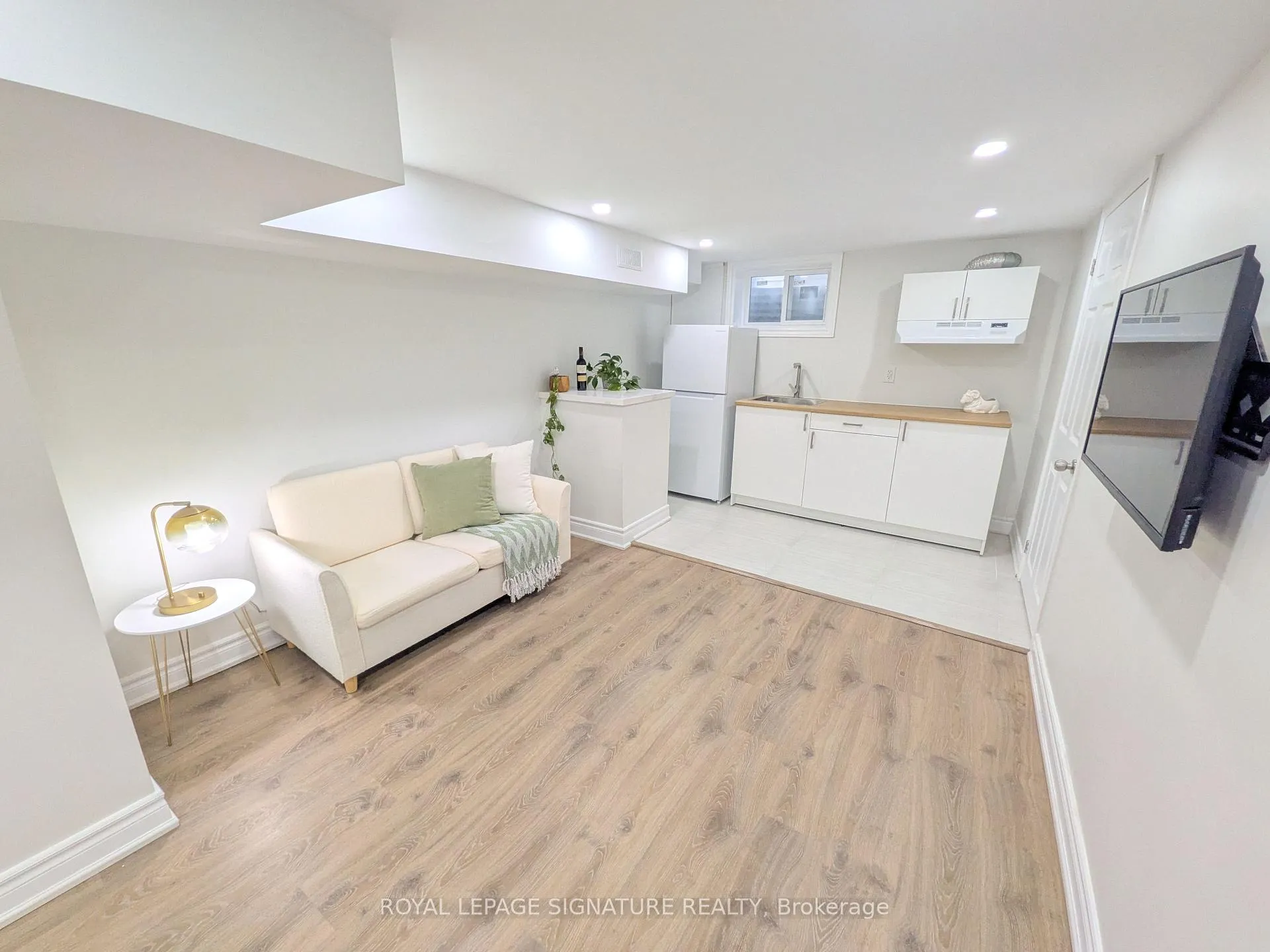 Photo 17 of 520 Burnham Street, Cobourg — HOMEH