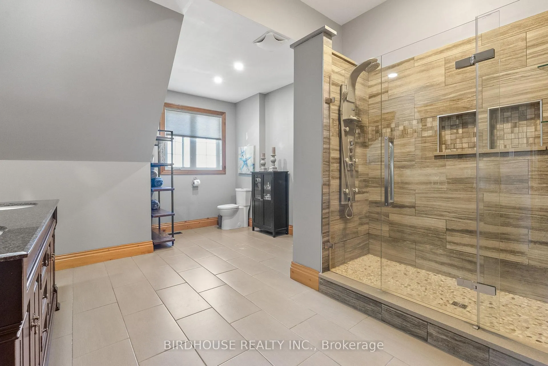 Photo 29 of 1358 Island View Drive, Selwyn — HOMEH
