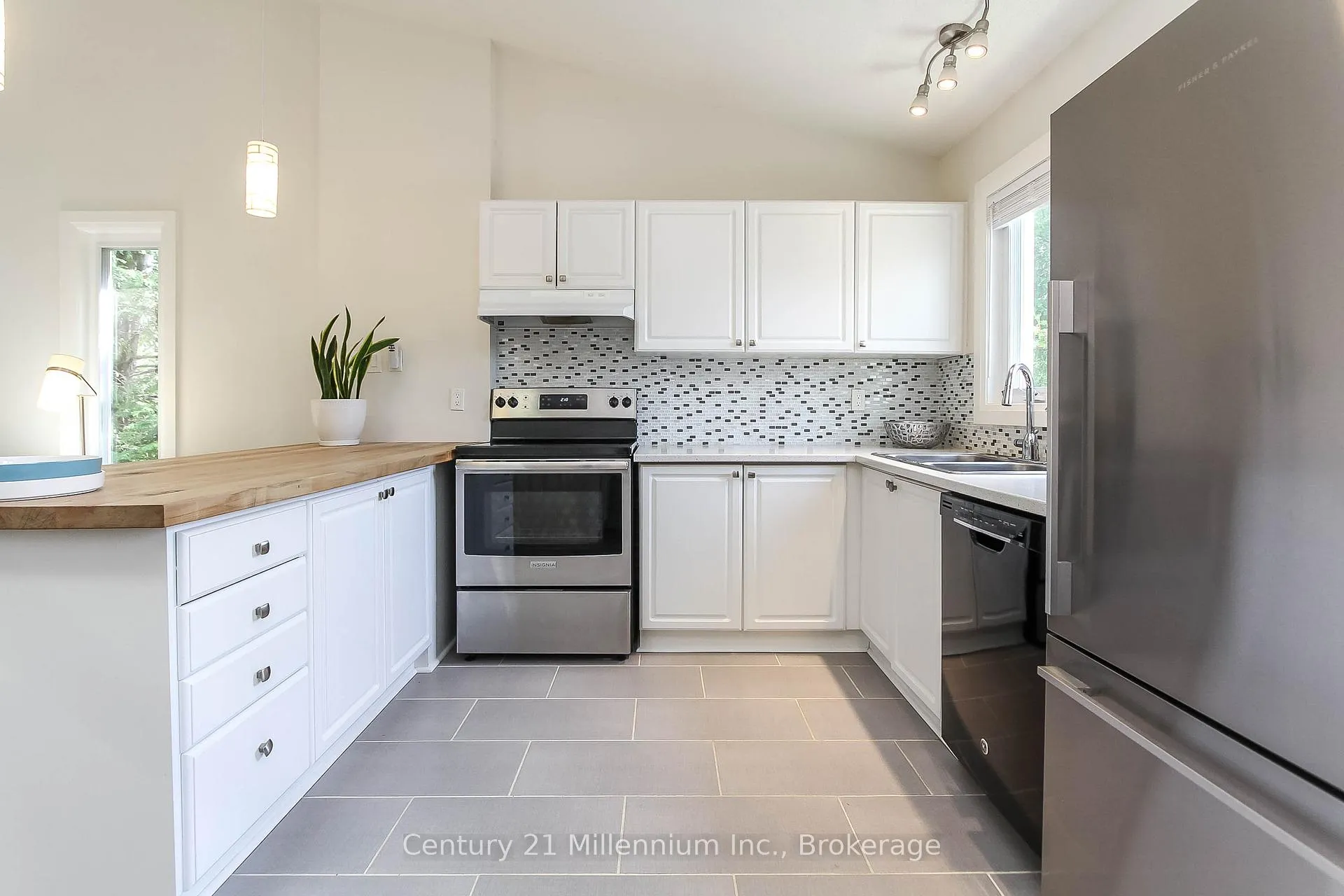 Photo 13 of Unit 73, 149 Fairway Crescent, Collingwood — HOMEH