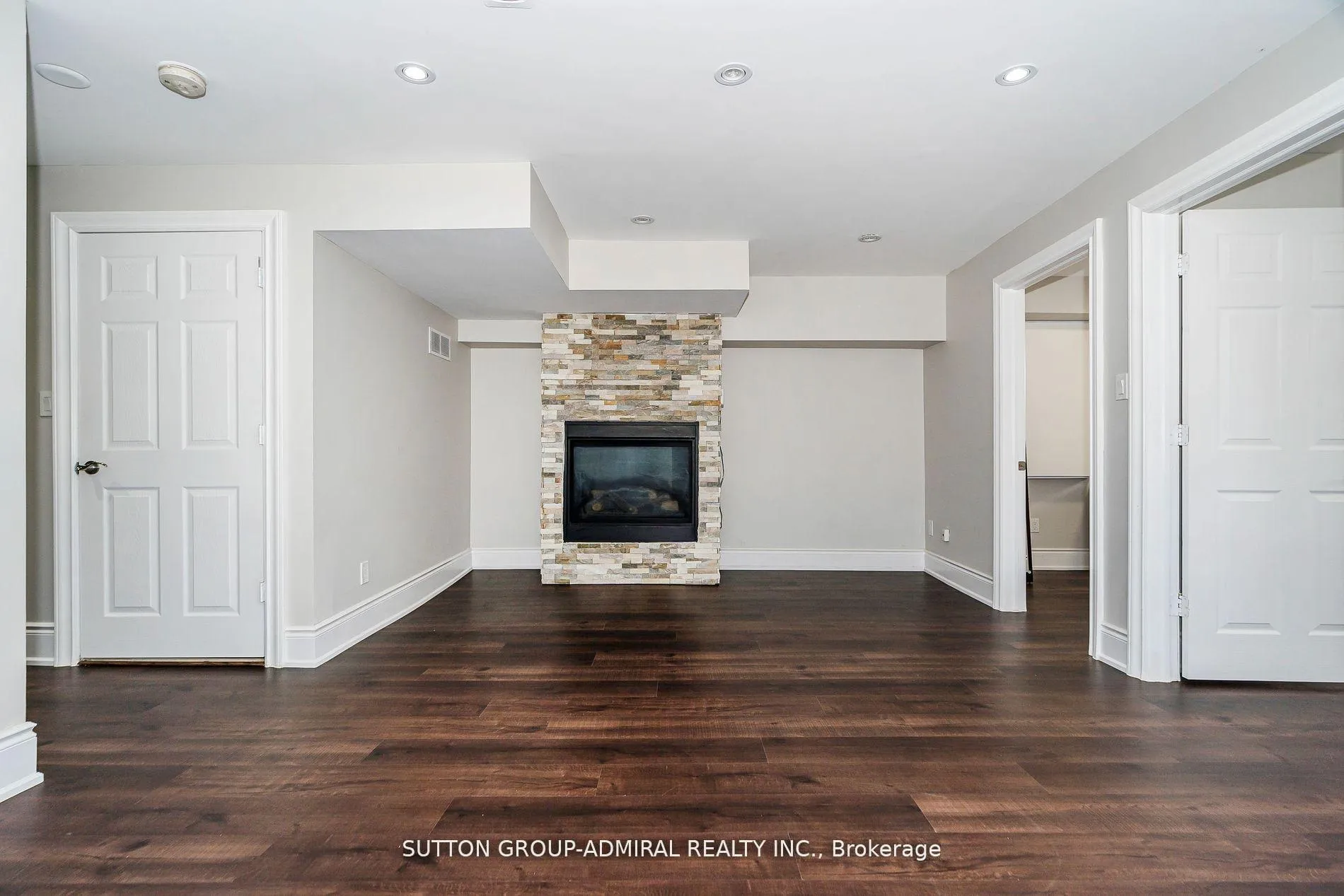 Photo 34 of 24 Ranee Avenue, Toronto, Englemount-Lawrence — HOMEH