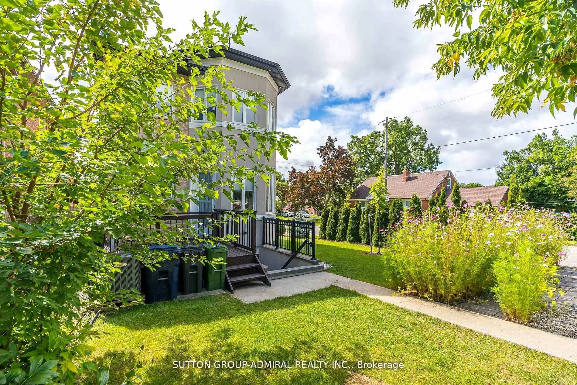 Photo 38 of 24 Ranee Avenue, Toronto, Englemount-Lawrence — HOMEH