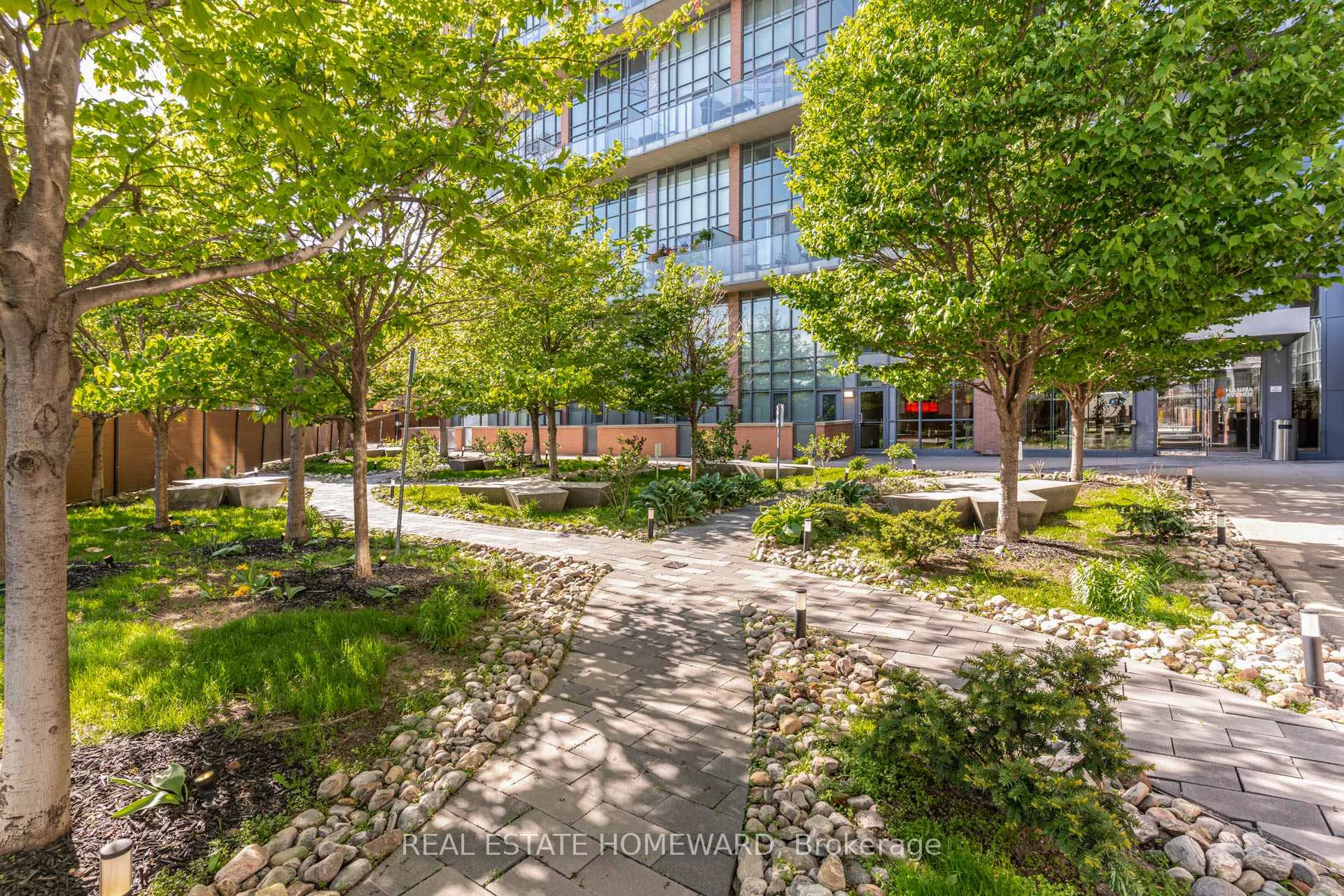 Photo 3 of Unit 732, 5 Hanna Avenue, Toronto, Niagara — HOMEH