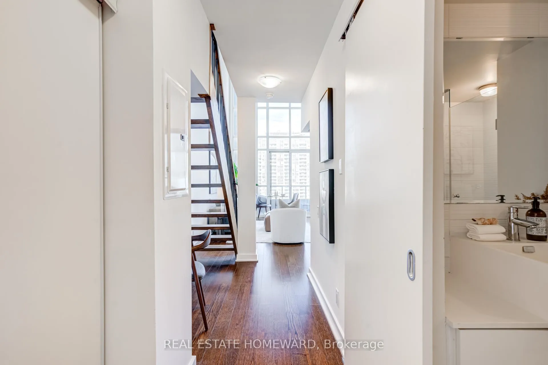 Photo 8 of Unit 732, 5 Hanna Avenue, Toronto, Niagara — HOMEH