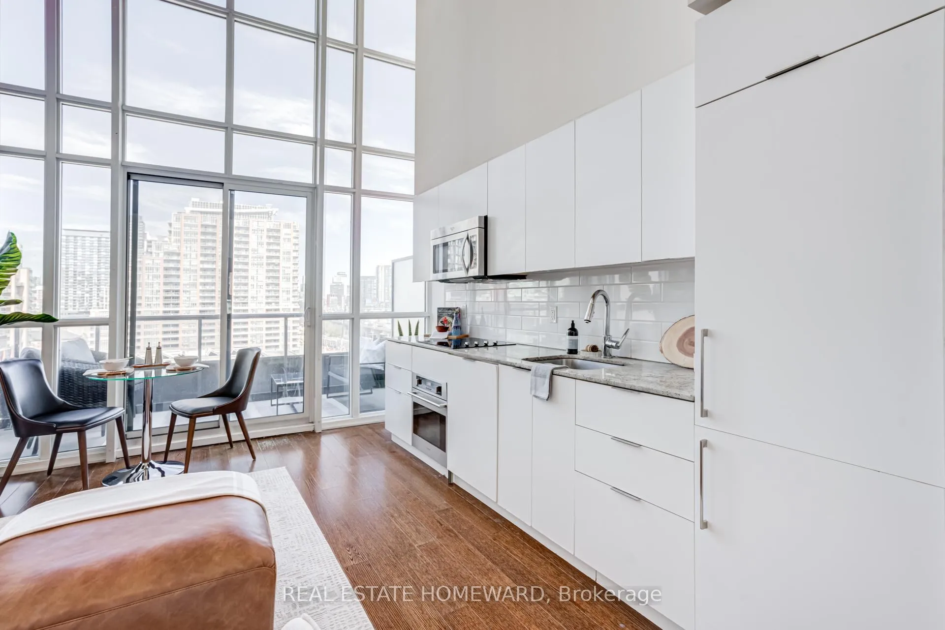 Photo 10 of Unit 732, 5 Hanna Avenue, Toronto, Niagara — HOMEH