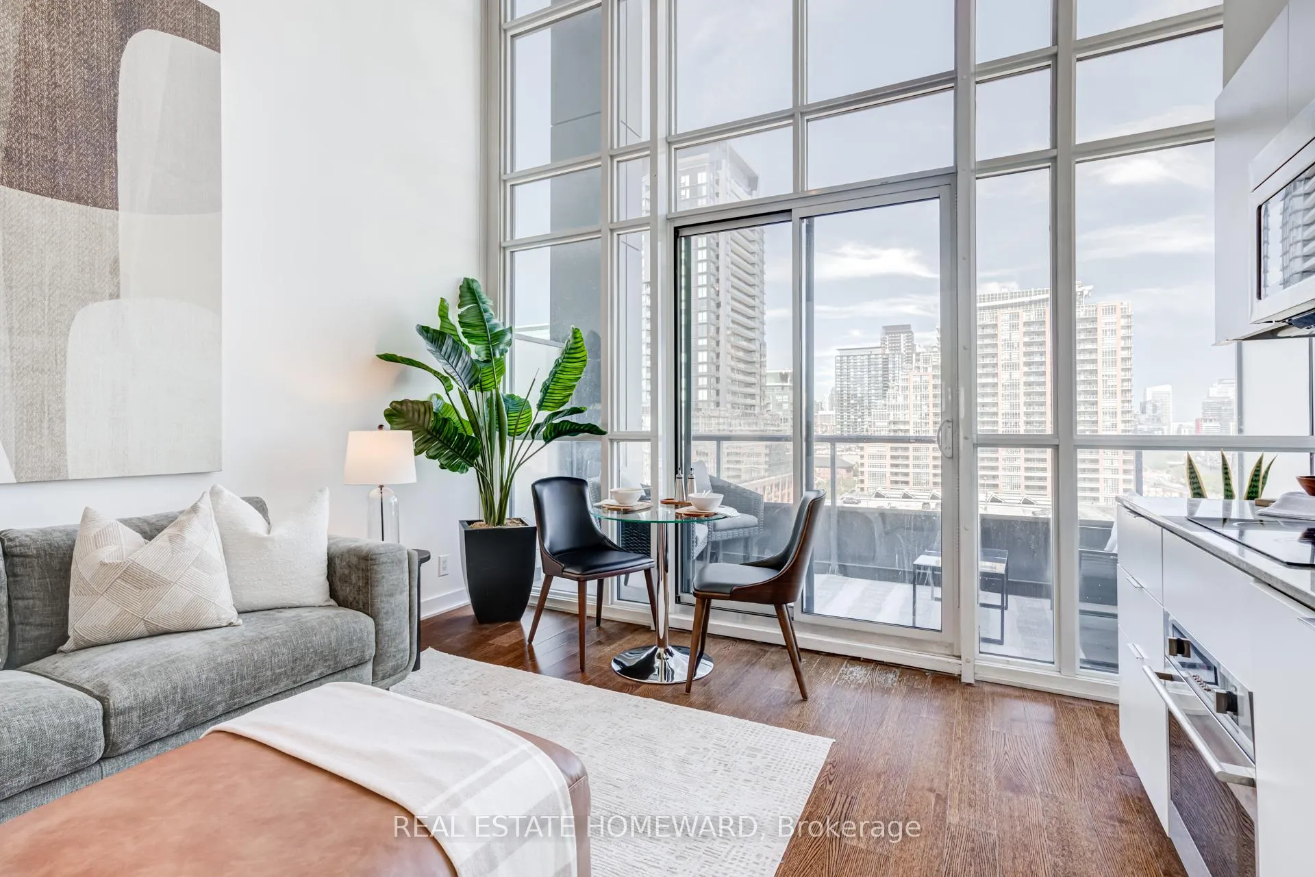 Photo 13 of Unit 732, 5 Hanna Avenue, Toronto, Niagara — HOMEH