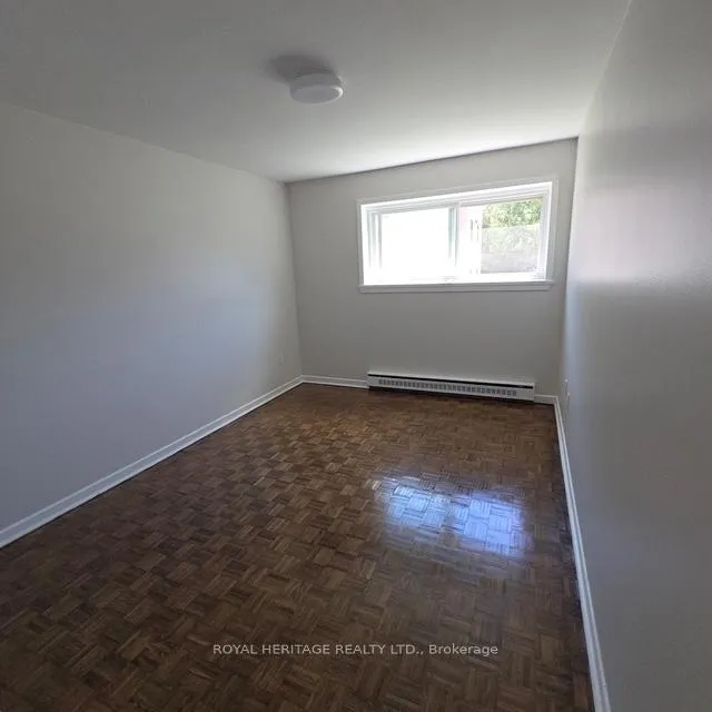 Photo 7 of 945 Simcoe Street N, Oshawa, Centennial — HOMEH