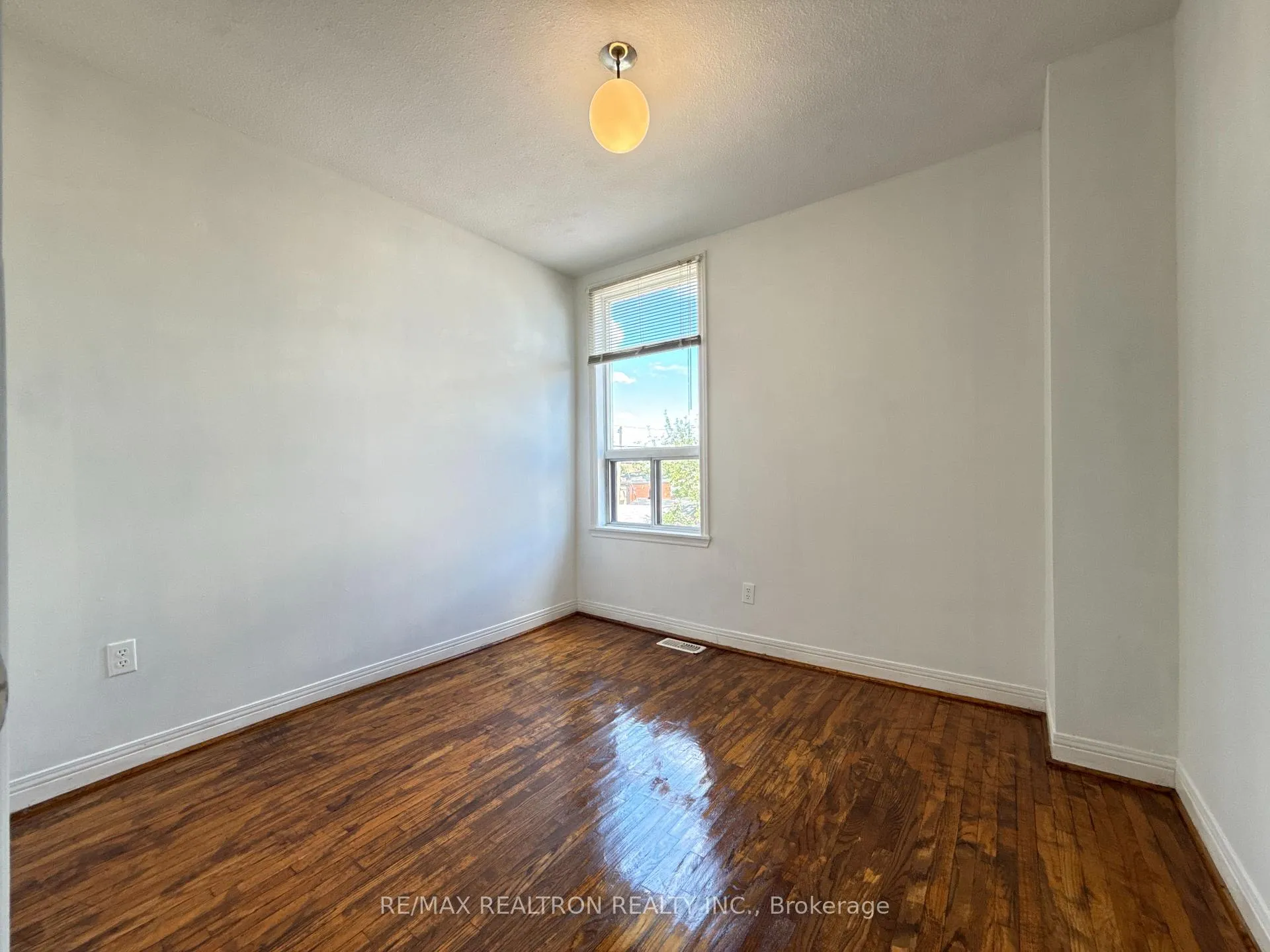 Photo 11 of 399 Brock Avenue, Toronto, Dufferin Grove — HOMEH