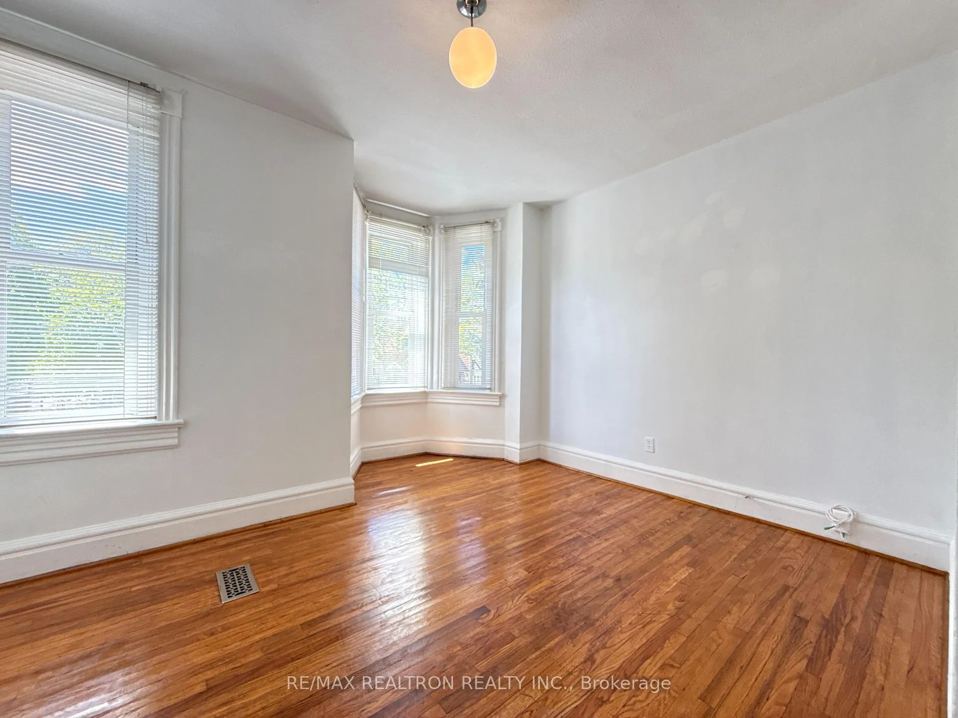 Photo 13 of 399 Brock Avenue, Toronto, Dufferin Grove — HOMEH
