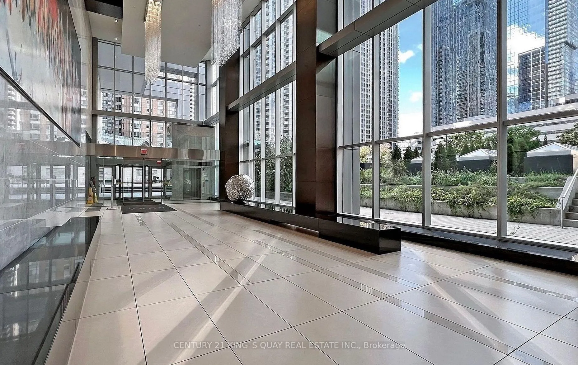 Photo 4 of Unit 5610, 386 Yonge Street, Toronto, Bay Street Corridor — HOMEH